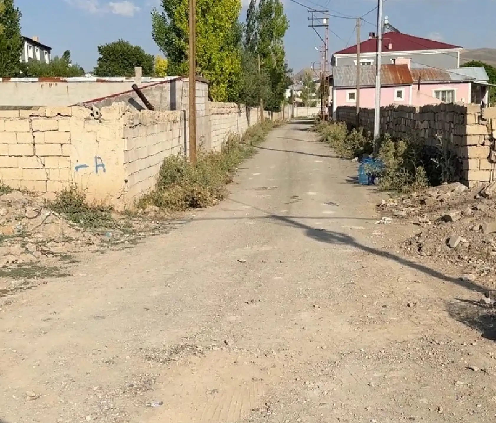 Diyadinliler tozdan bıktı: 'Ne araba kaldı ne sağlık'