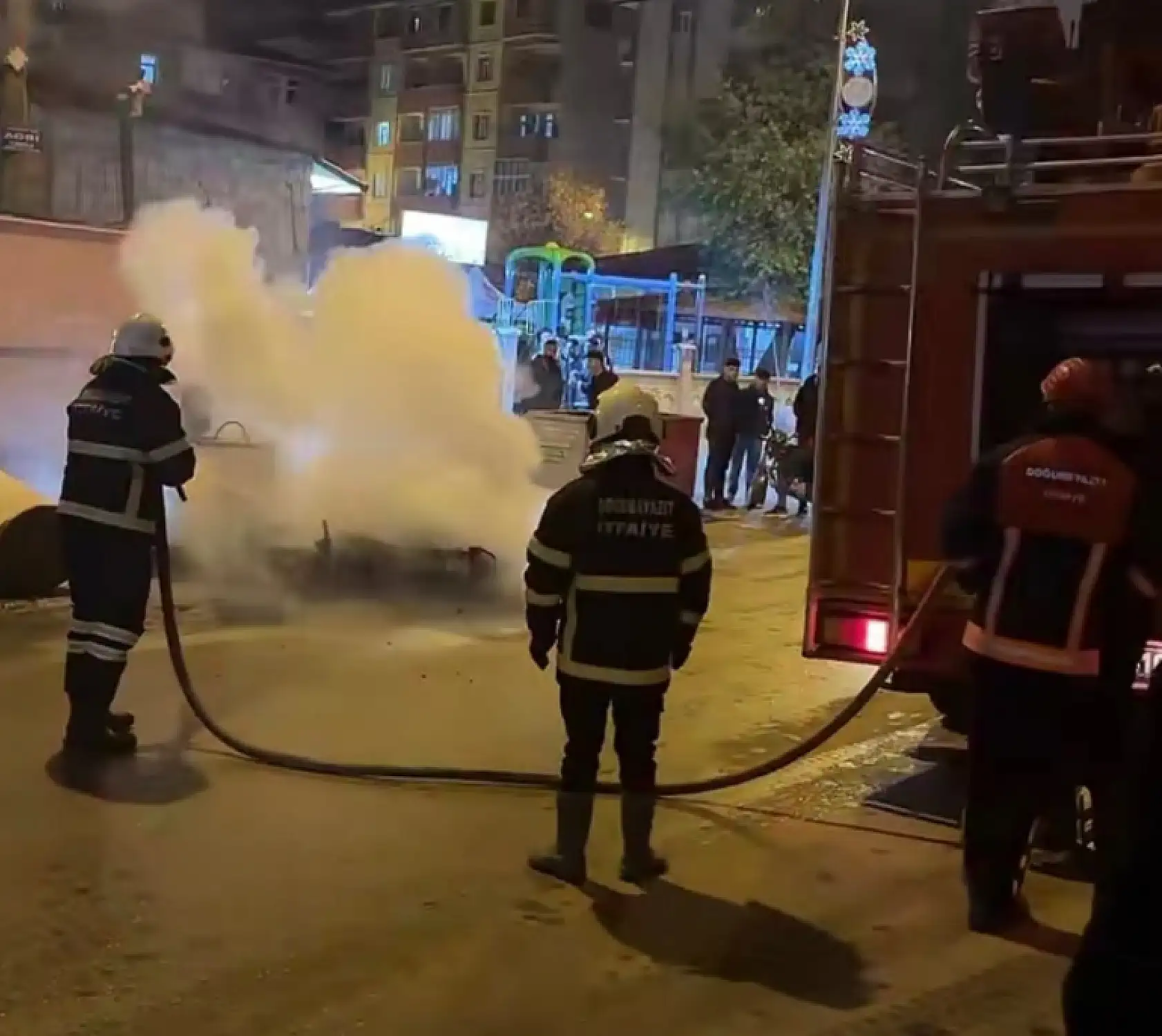 Doğubayazıt'ta feci kaza! Sürücü metrelerce savruldu, motosikleti alev topuna döndü
