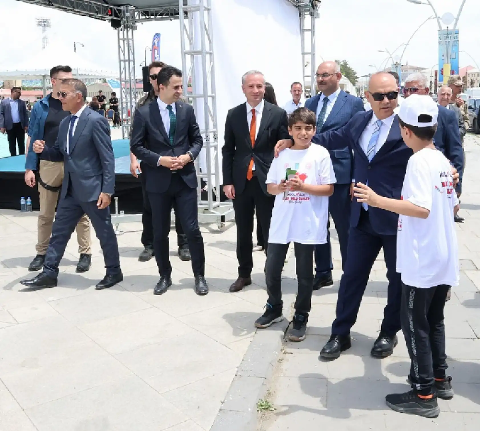 Ağrı Doğa Koleji öğrencileri bilimi sokağa taşıdı