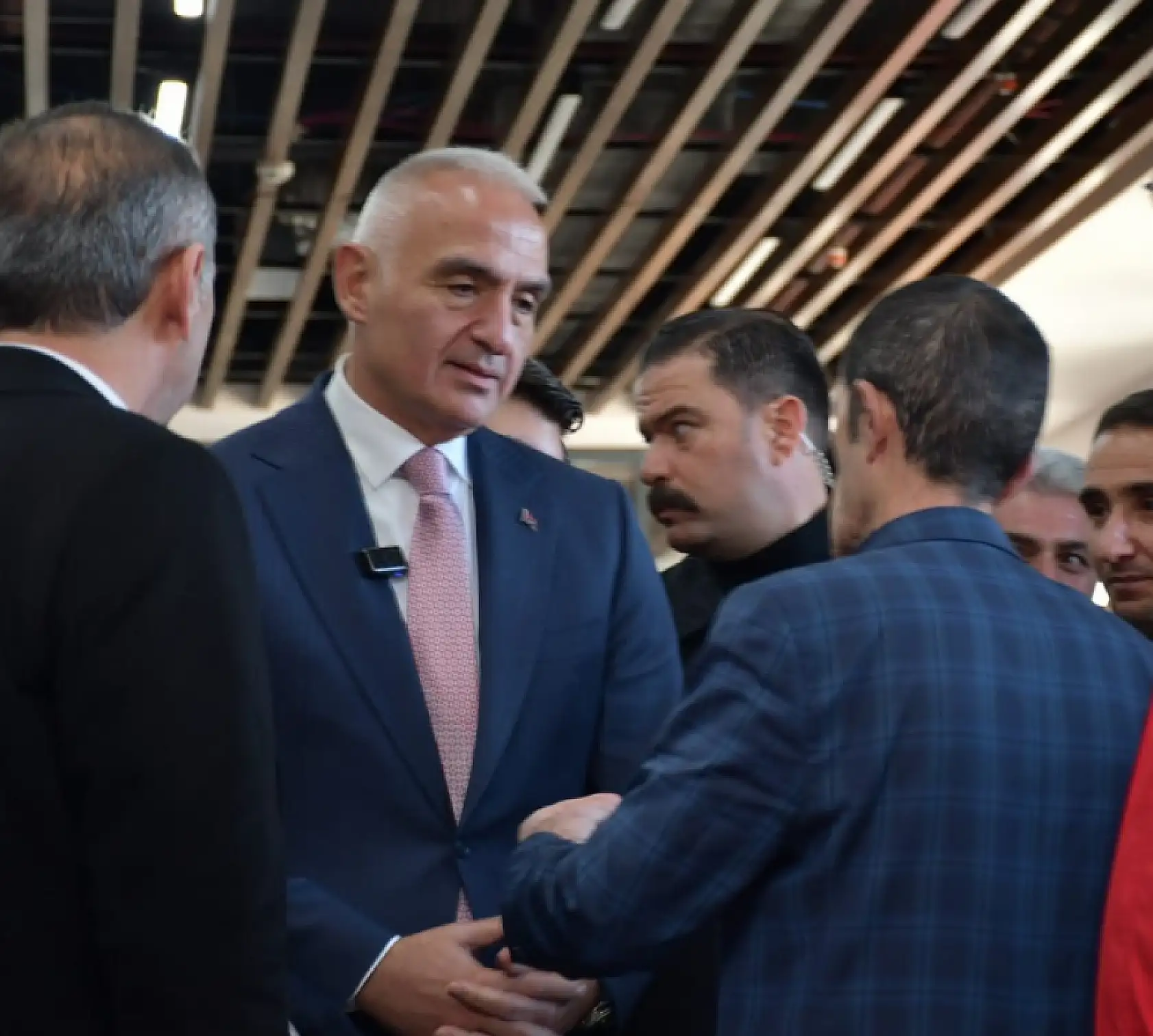 Patnos'un yeni kütüphanesi kapılarını açtı