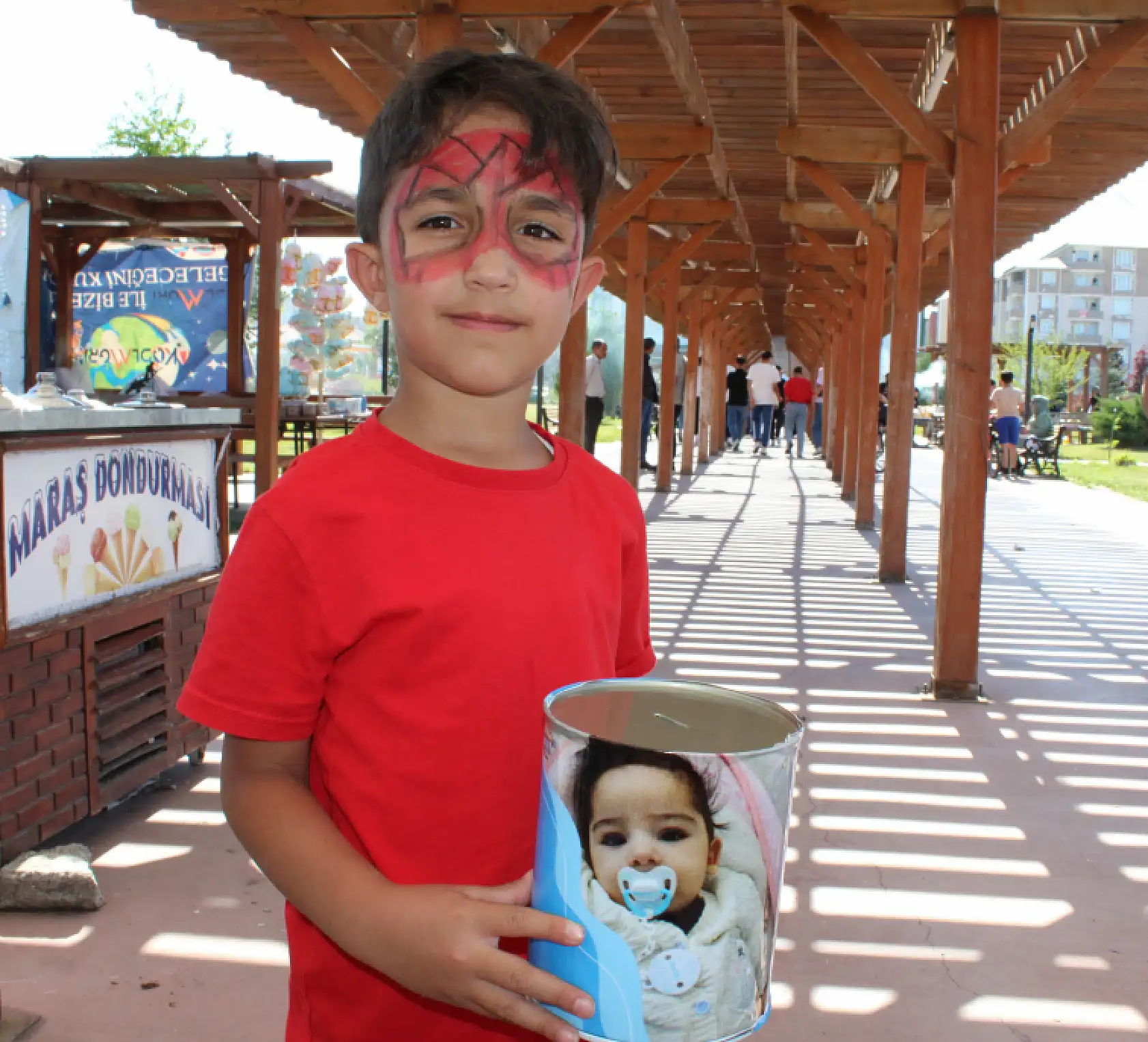 Minik Kerem için tek yürek: Ağrı'da umut kermesi düzenlendi