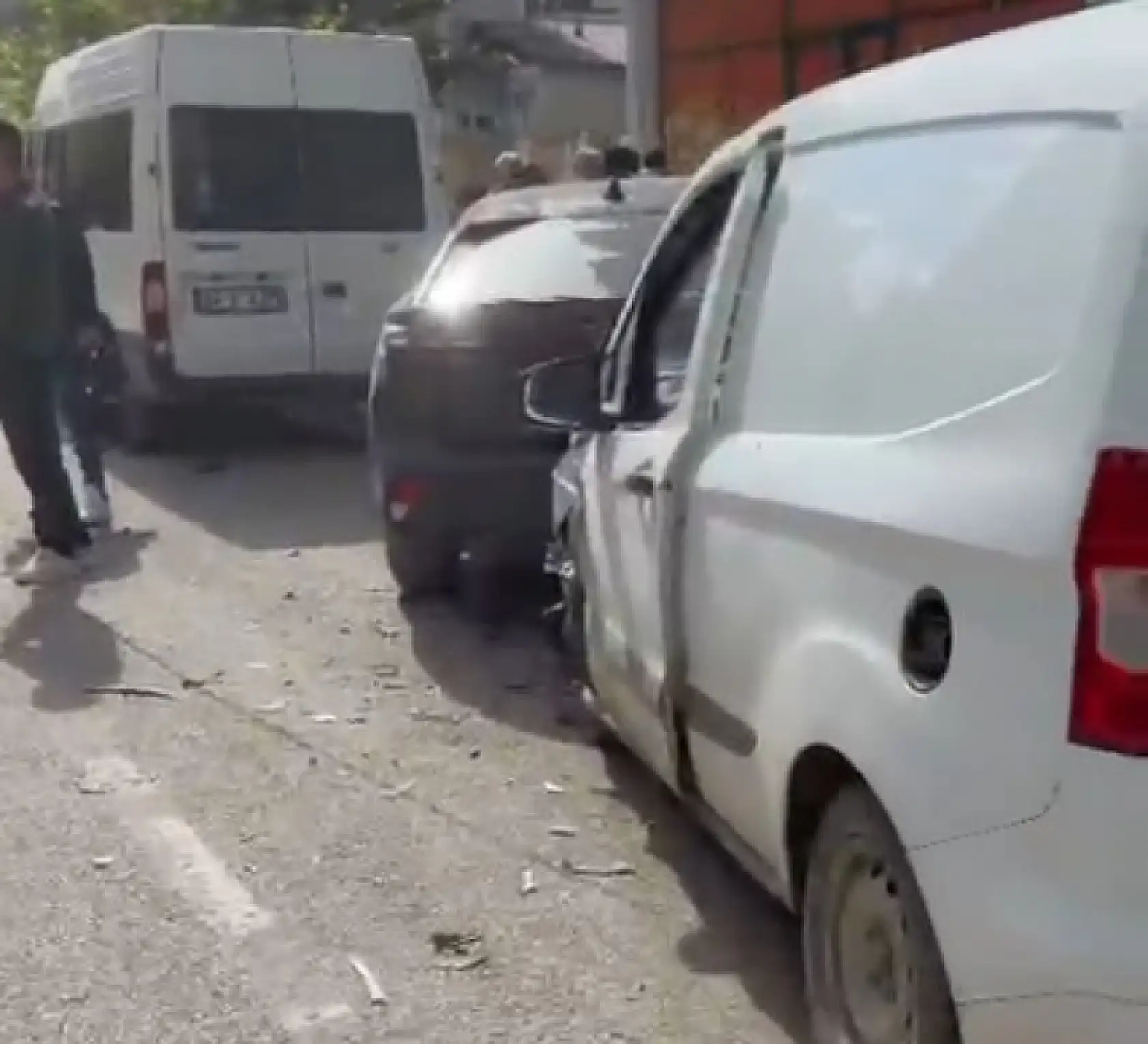 Doğubayazıt'ta Şehitlik Caddesi'nde korkutan kaza