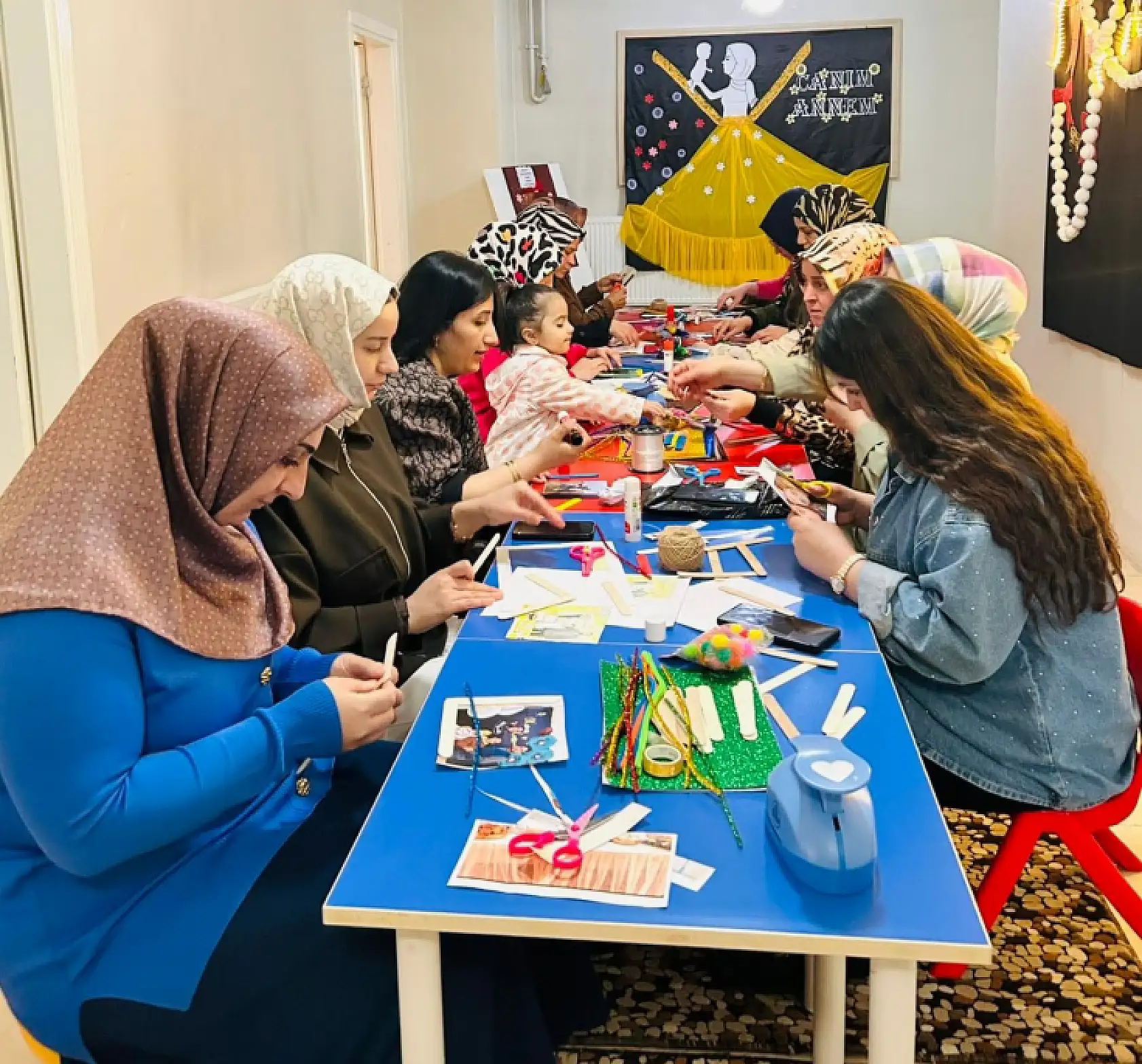 Minik yüreklerden annelerine unutulmaz sürpriz