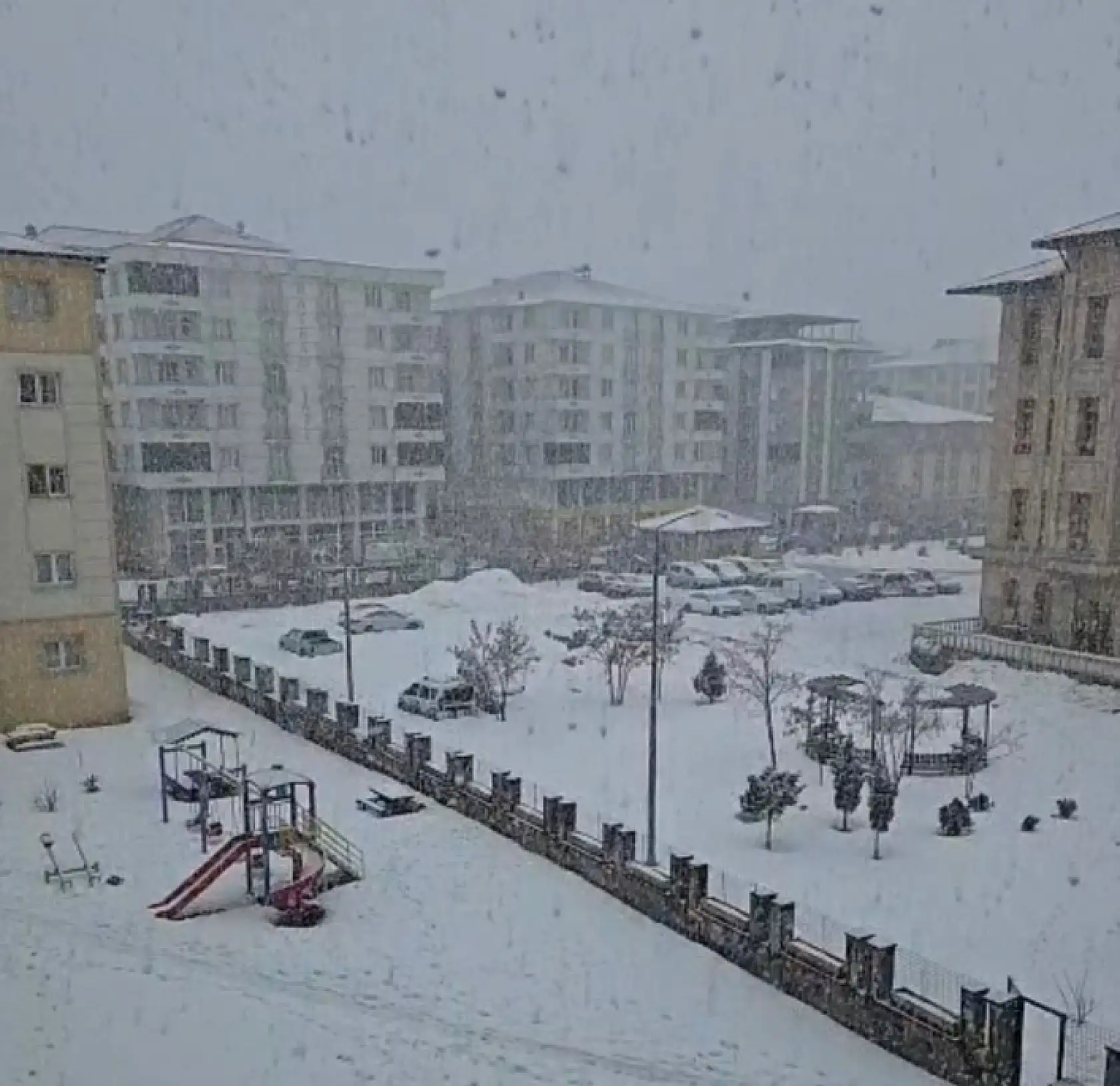 Patnos yeniden beyaza büründü