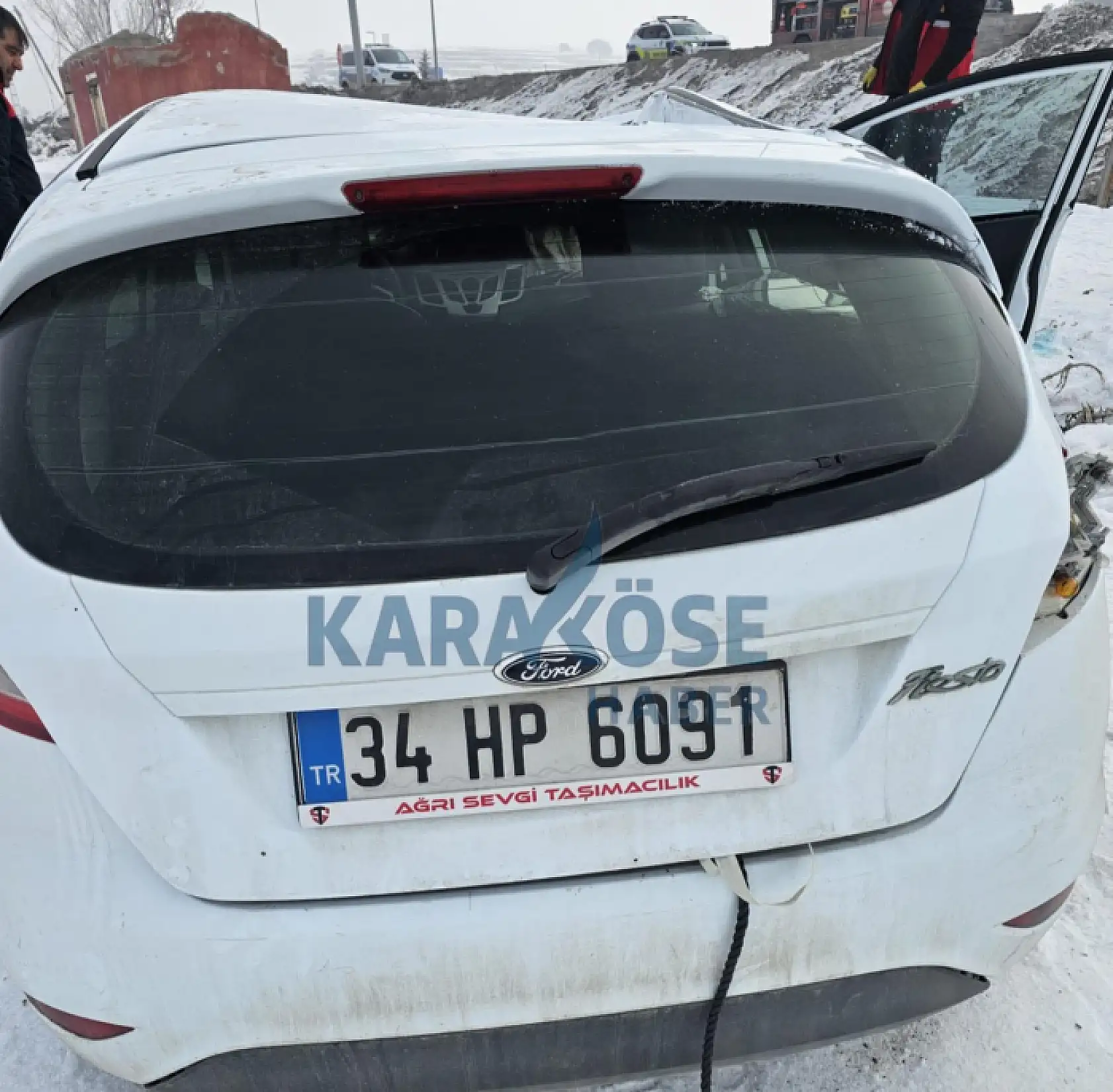 Ağrı'da kar üzerinde can pazarı: 2 kişi yaralandı!