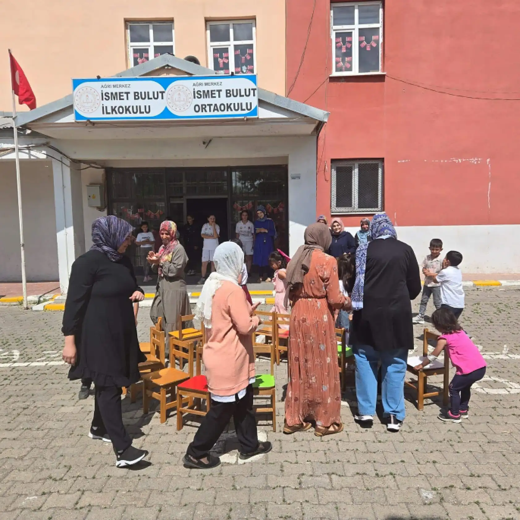 Ağrı'da veliler ve öğrenciler aynı etkinlikte buluştu