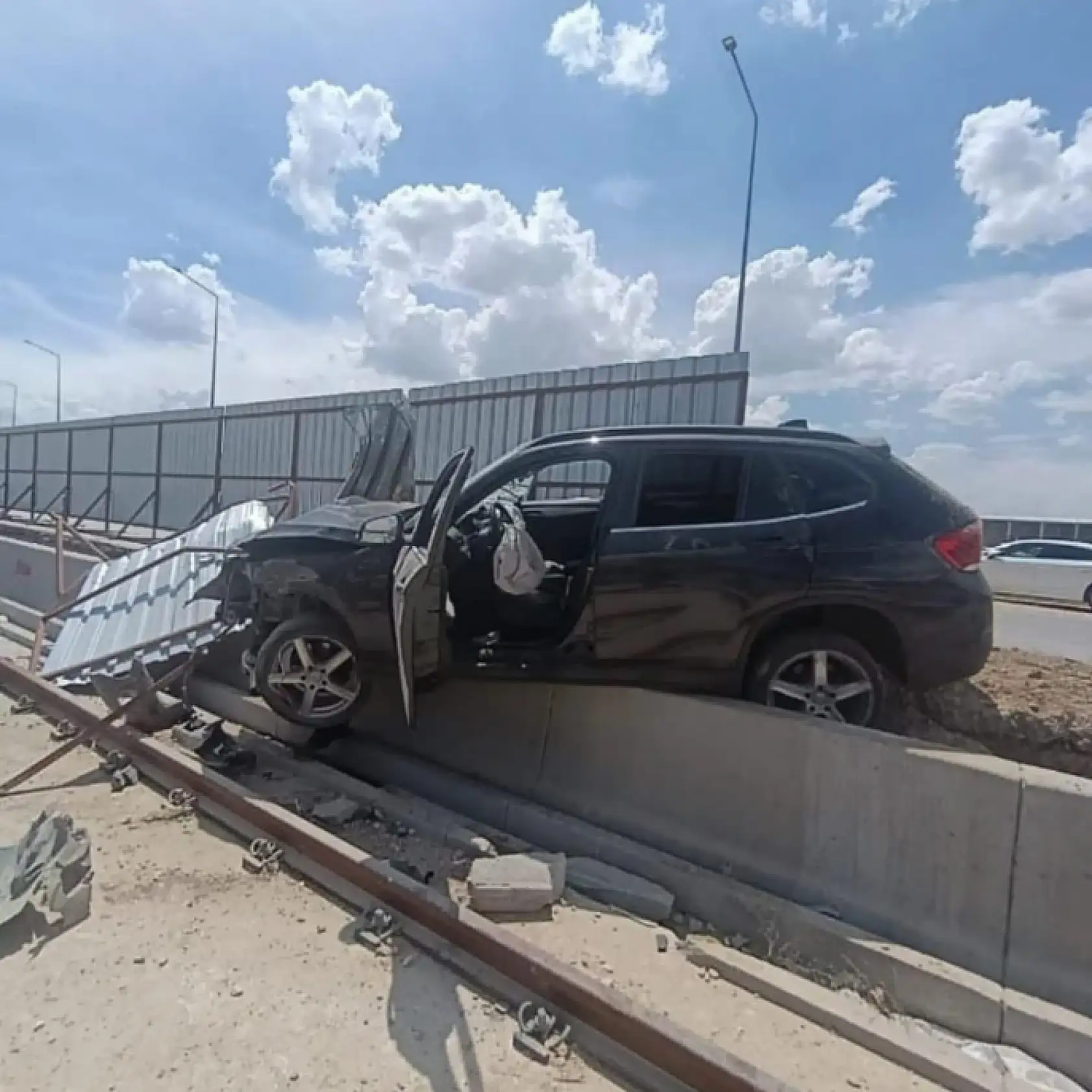 Ağrı'dan cenaze için yola çıkan aile Konya'da kaza geçirdi