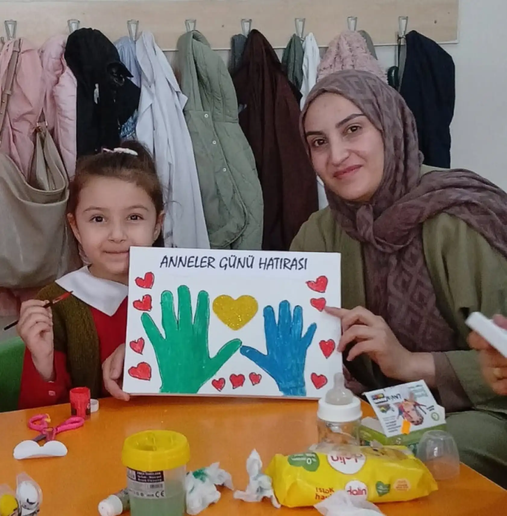 Minik yüreklerden annelerine unutulmaz sürpriz