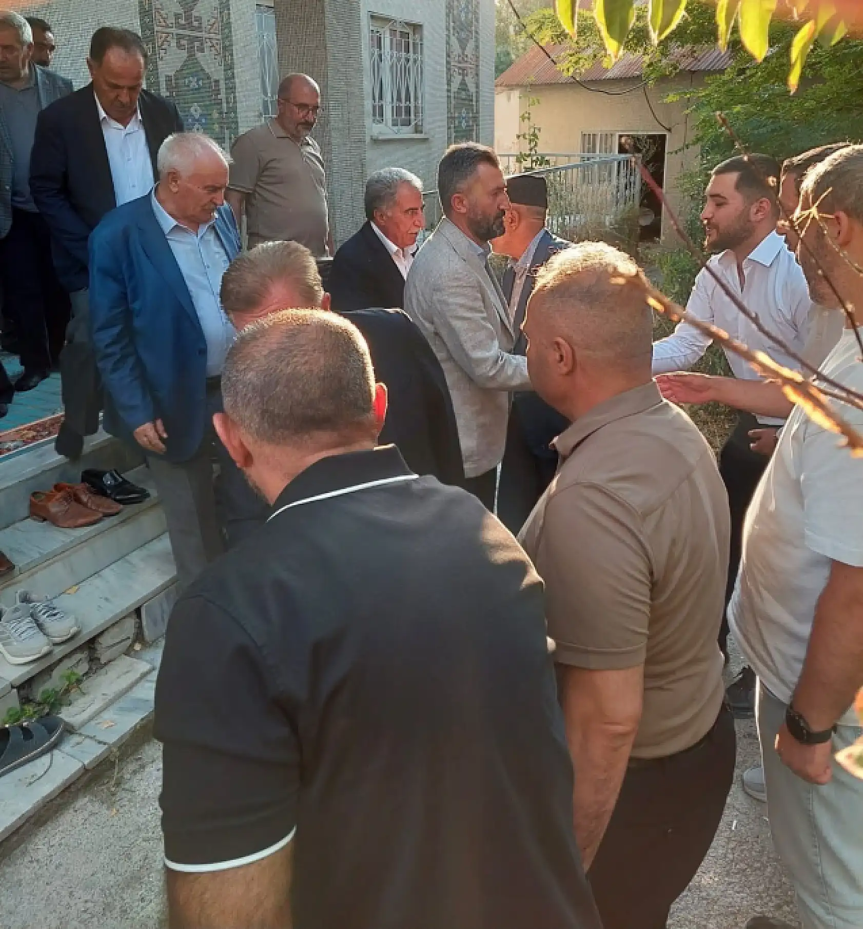 Ağrı'da iki aile arasında başlayan husumet büyümeden barışla sonuçlandı