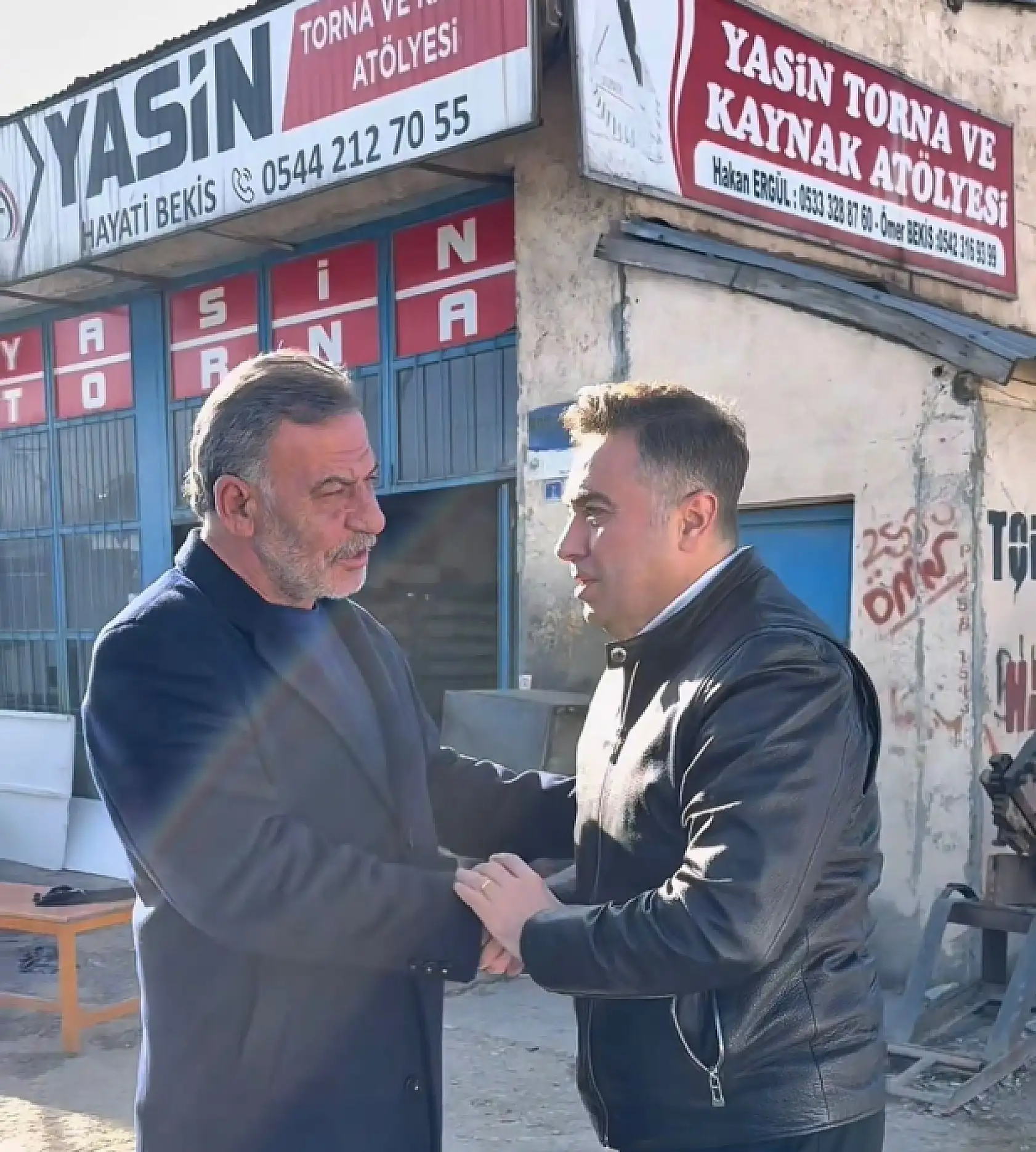 Müdür Önder, pazar mesaisinde oto sanayi esnafıyla buluştu