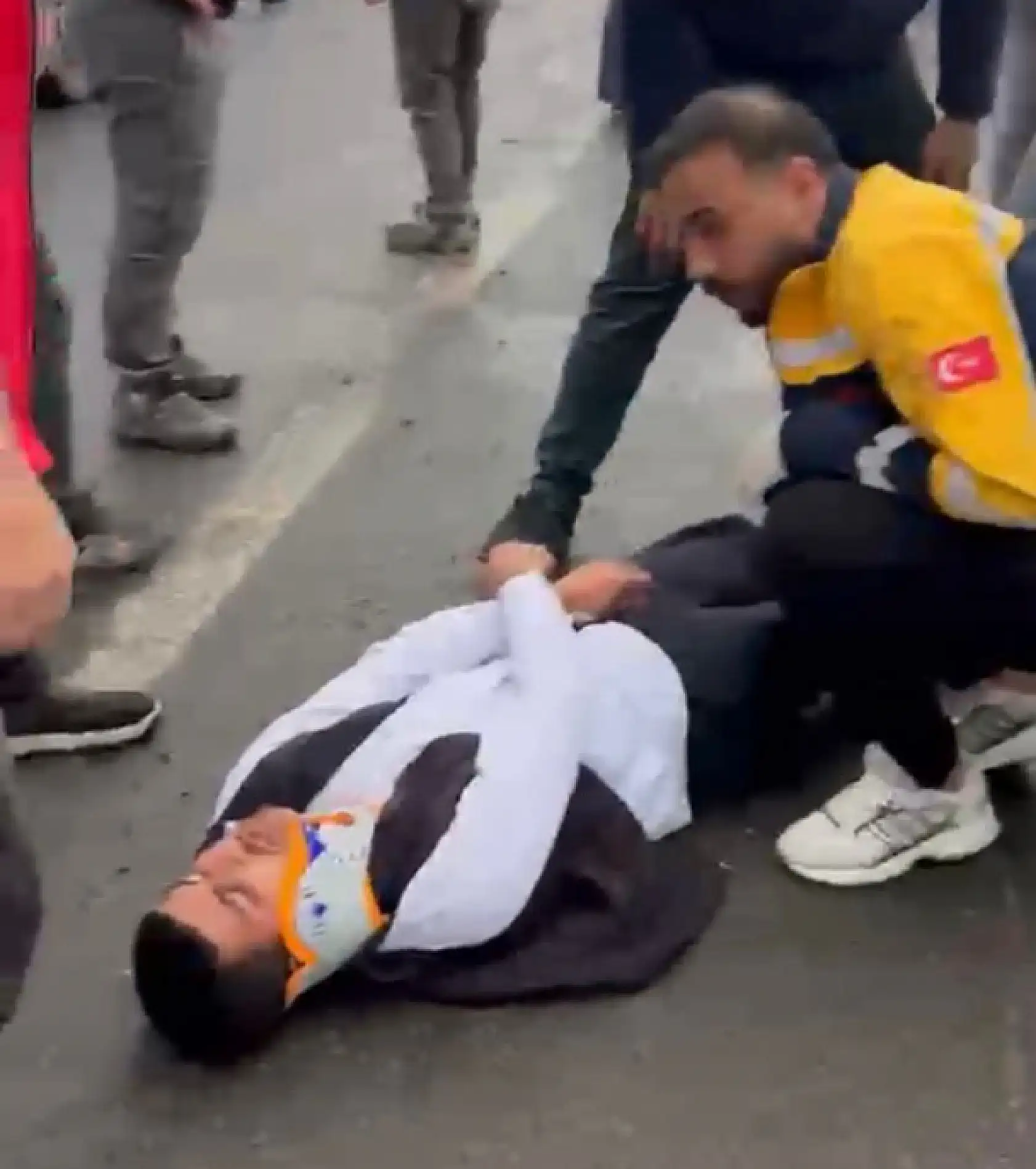 Cezaevi Kavşağı'nda iki araç çarpıştı: 5 kişi yaralandı
