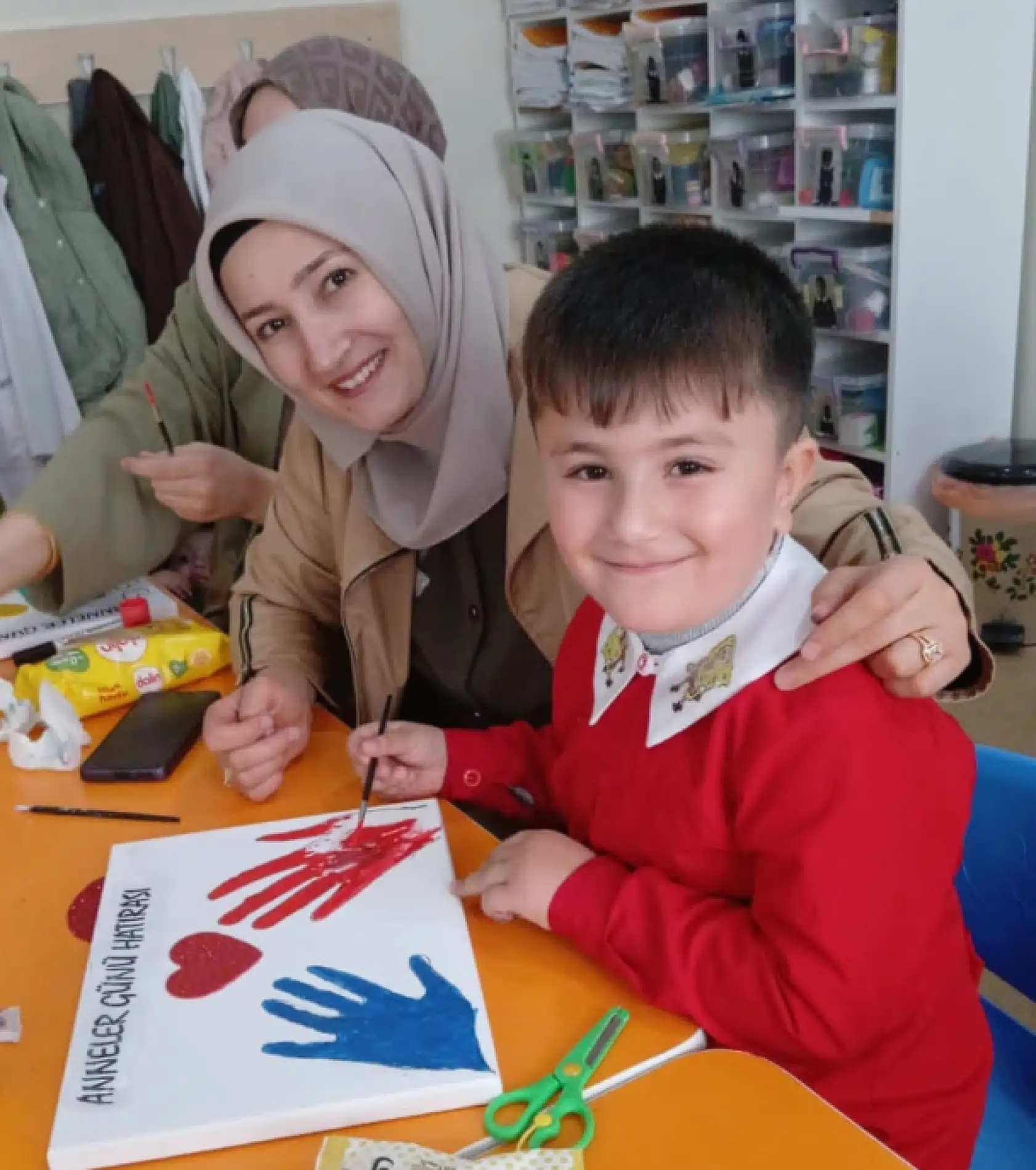 Minik yüreklerden annelerine unutulmaz sürpriz