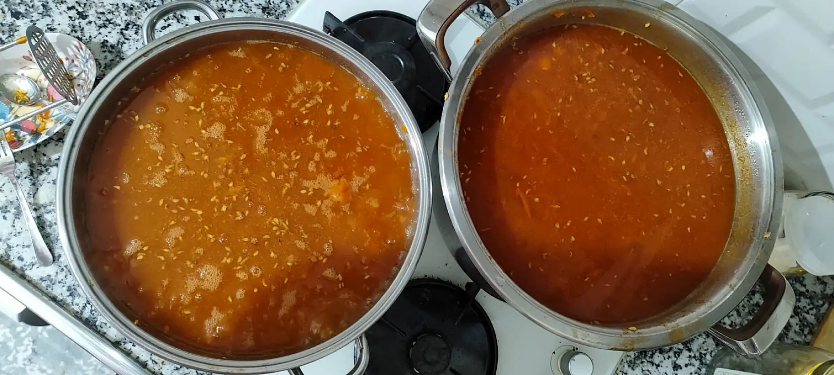 Erzincan'dan Ağrı'ya taşıdığı kuşburnu geleneğini ailesine sevdirdi