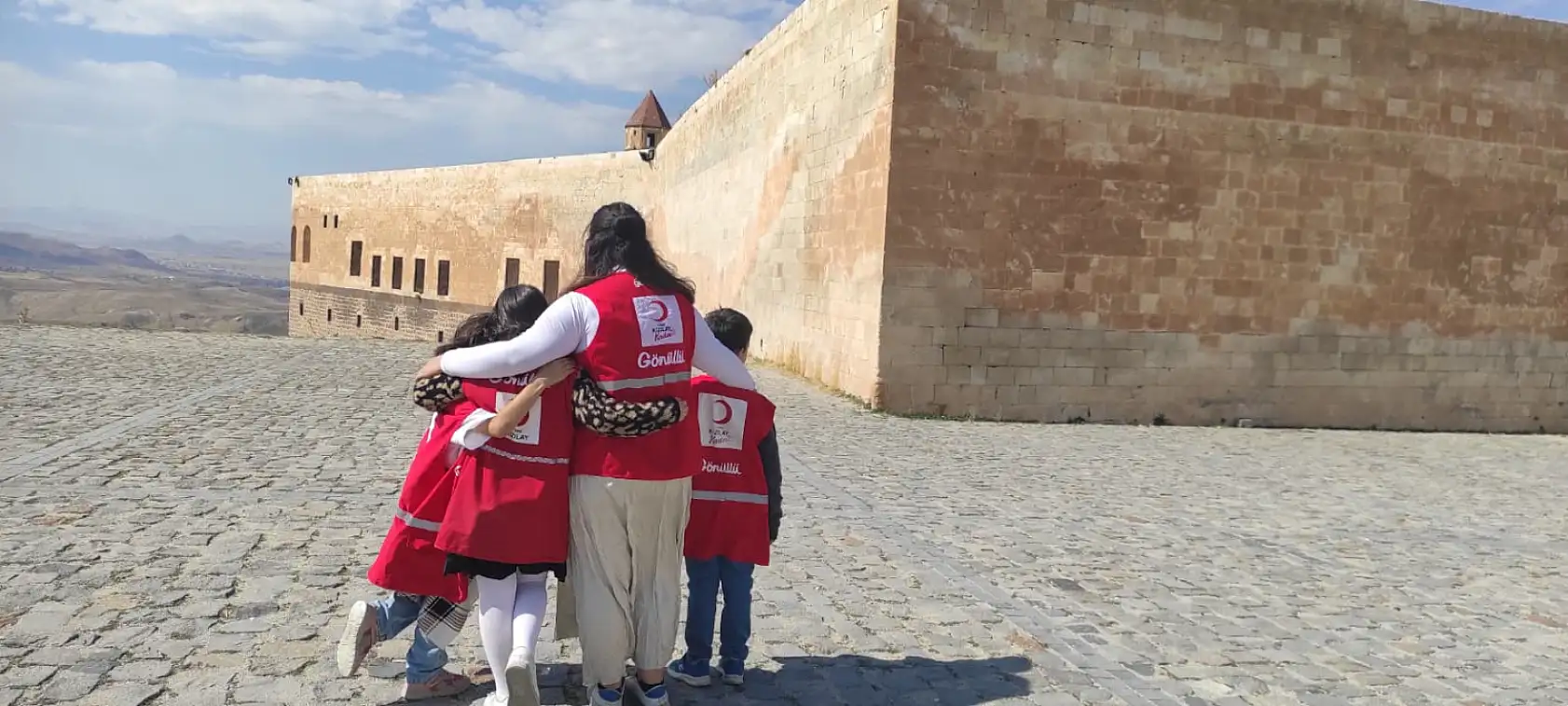 Ebeveyn kaybı yaşayan çocuklar Ağrı'da kültürel zenginliklerle buluştu