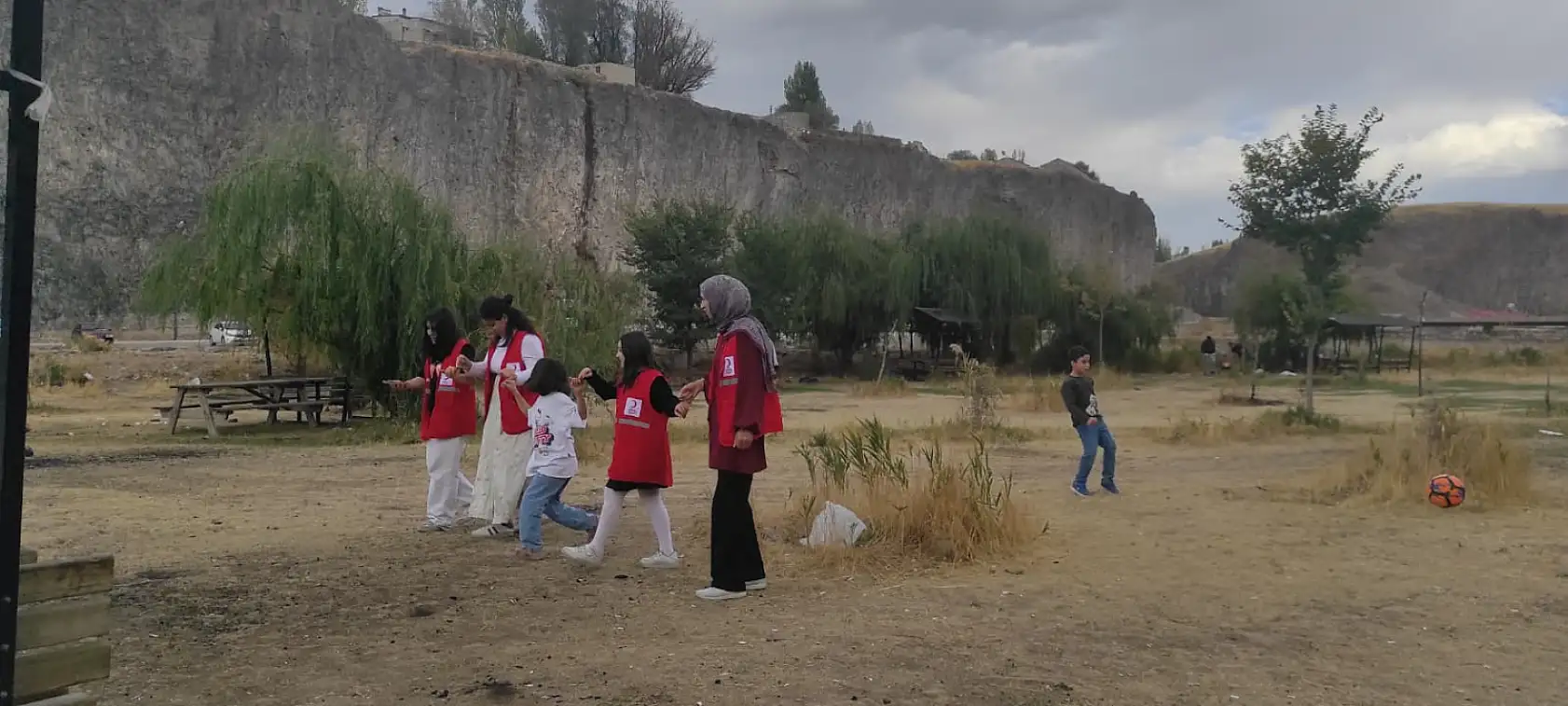 Ebeveyn kaybı yaşayan çocuklar Ağrı'da kültürel zenginliklerle buluştu