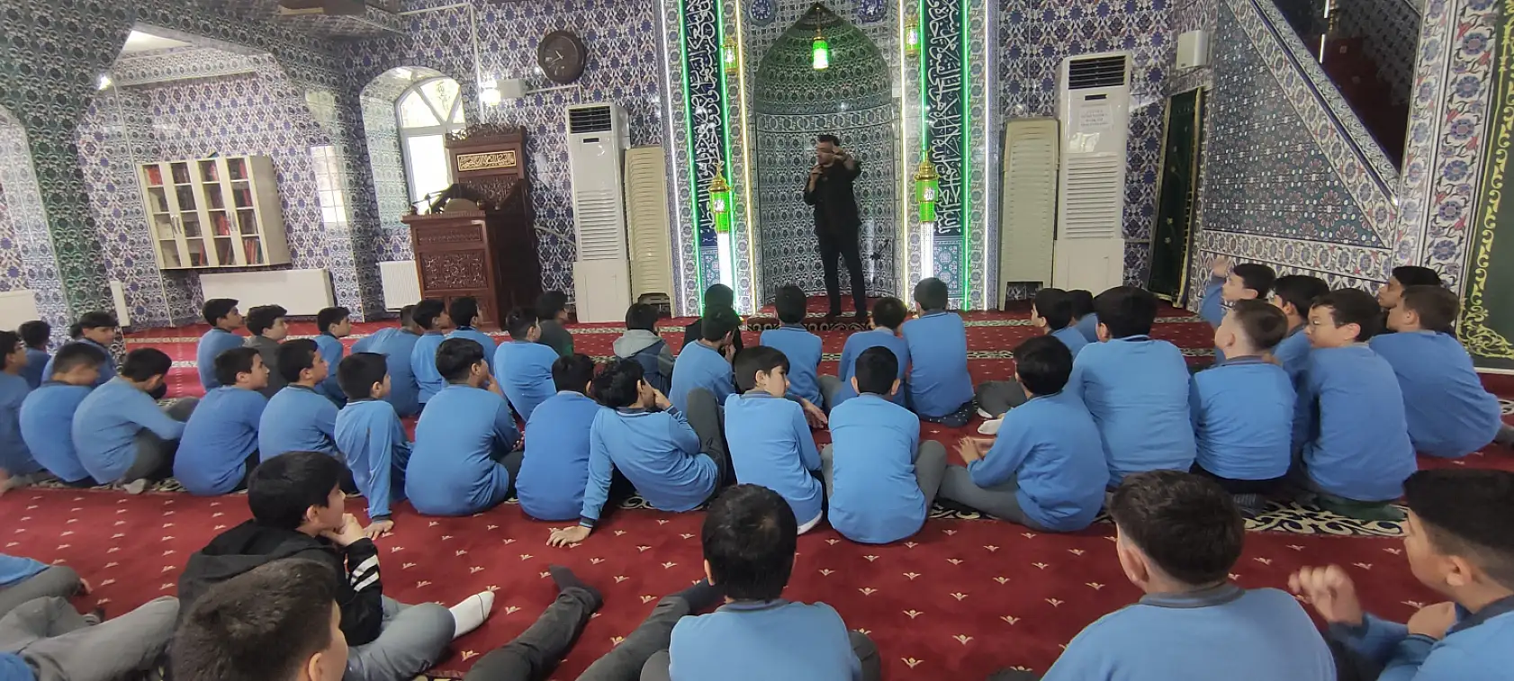 Doğubayazıt'ta öğrenciler değerlerini cami atmosferinde pekiştirdi