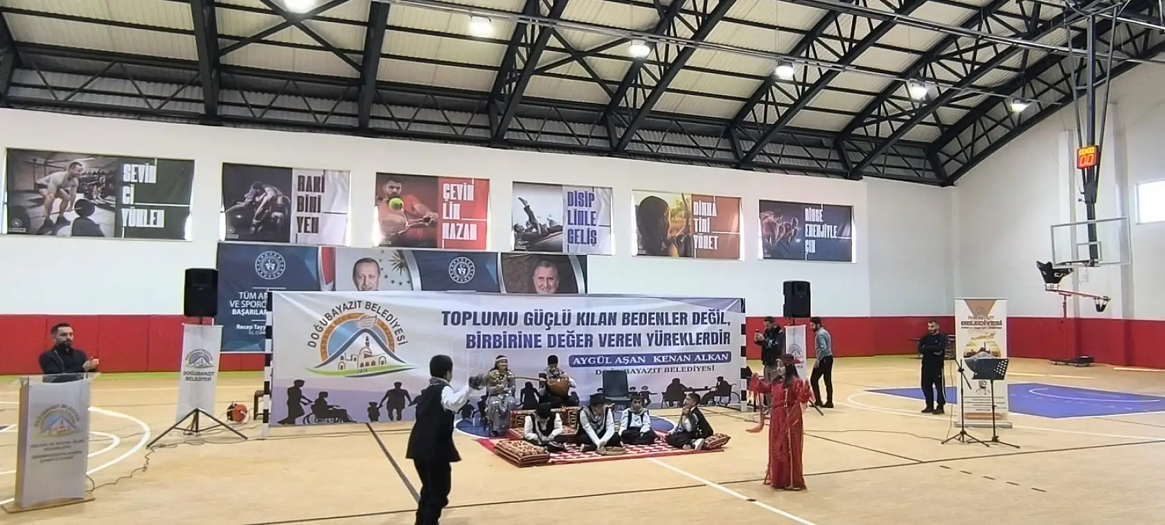 Özel bireyler için düzenlenen program Doğubayazıt'ta farkındalık oluşturdu