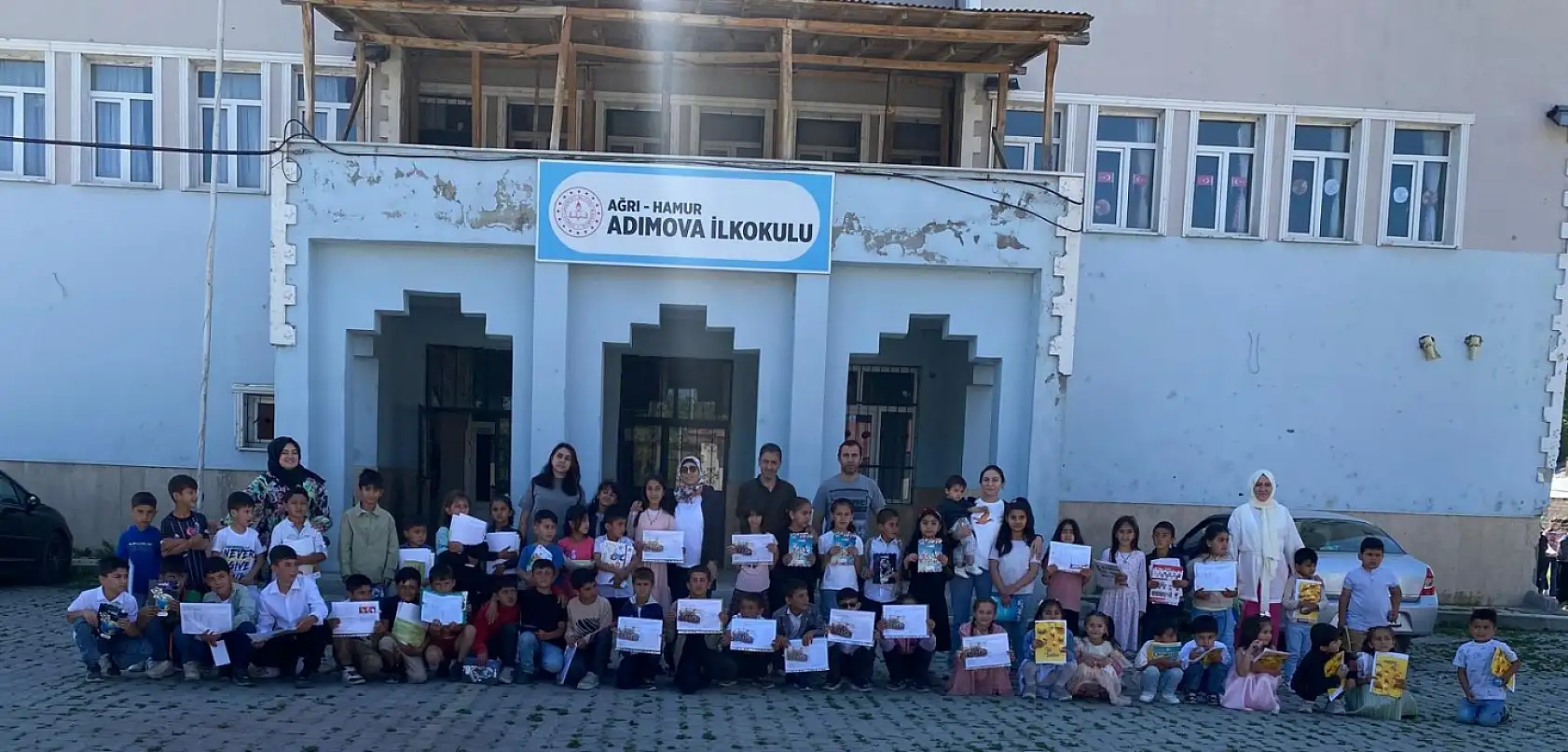 Hamur'da karne heyecanı: Öğrenciler yaz tatiline uğurlandı