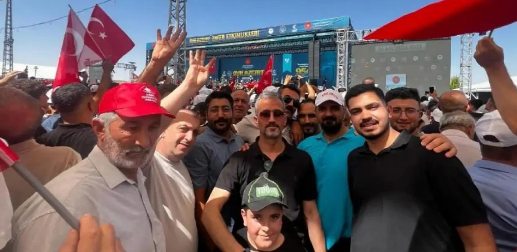 Ağrılılar Sultan Alparslan'ın izinde Malazgirt'e yürüdü