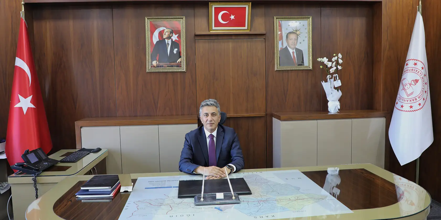 Abdulhaluk Çakan Ağrı İl Milli Eğitim Müdürü olarak görevine başladı