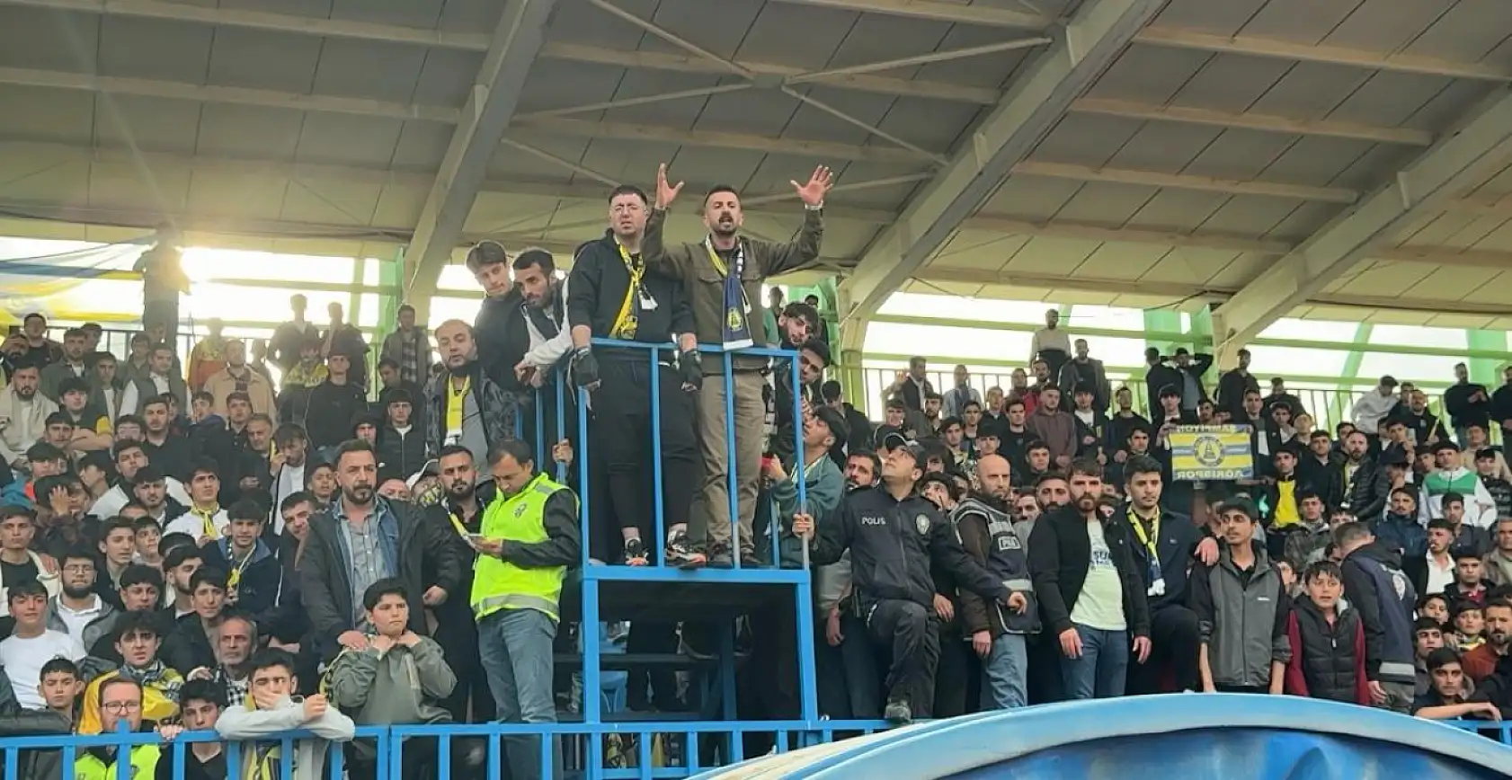 Ağrı 1970 Spor'a taraftar desteği: 'Gönlümüzün Şampiyonları Sizsiniz'