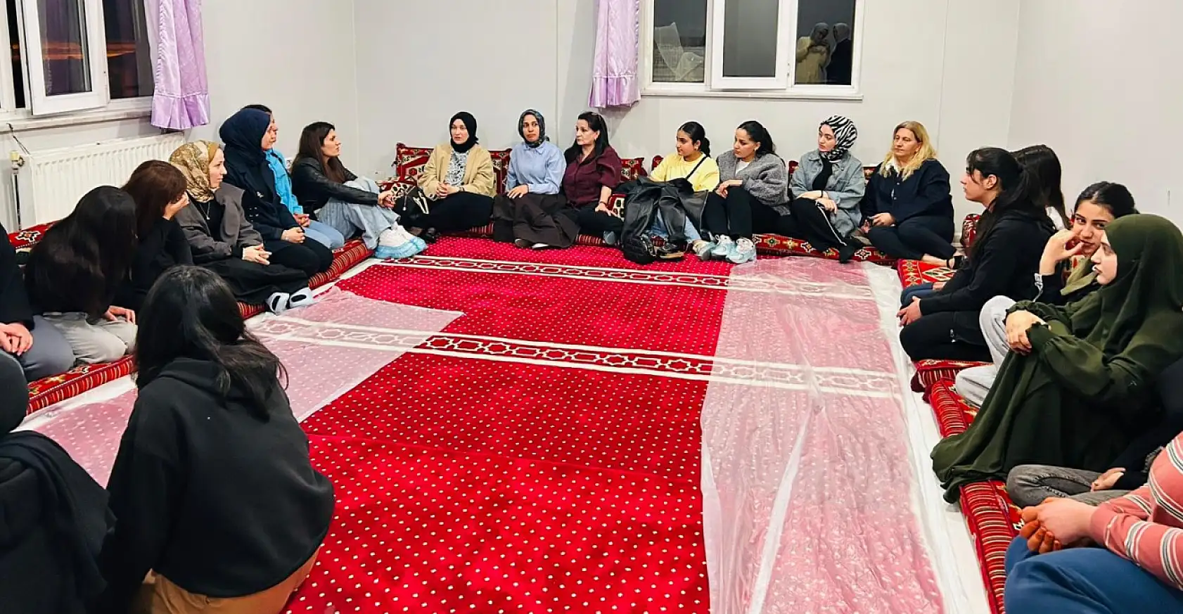 Doğubayazıt'ta pansiyonda kalan kız öğrencilere destek