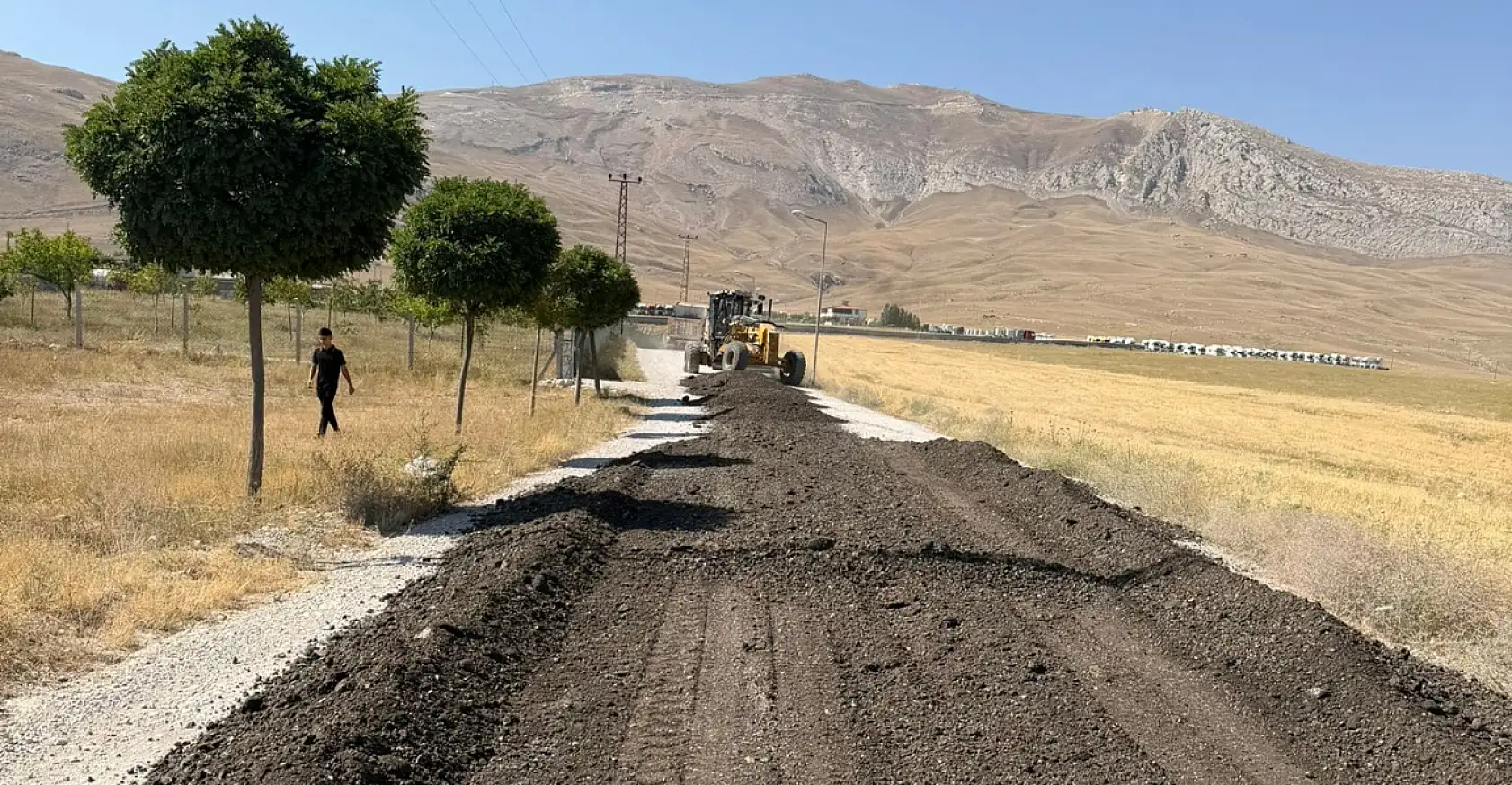 Gürbulak Köyü'nün sorunlarını muhtar devlet-millet iş birliği ile çözüyor