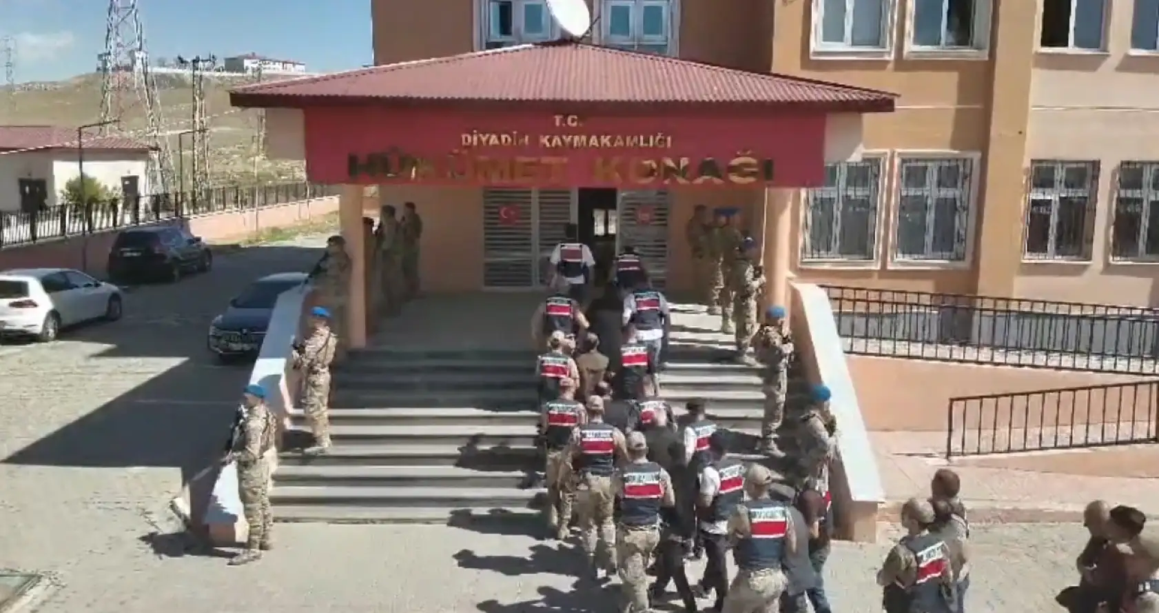 Ağrı dahil 8 ilde 9 suç örgütüne büyük operasyon: 76 şüpheli yakalandı
