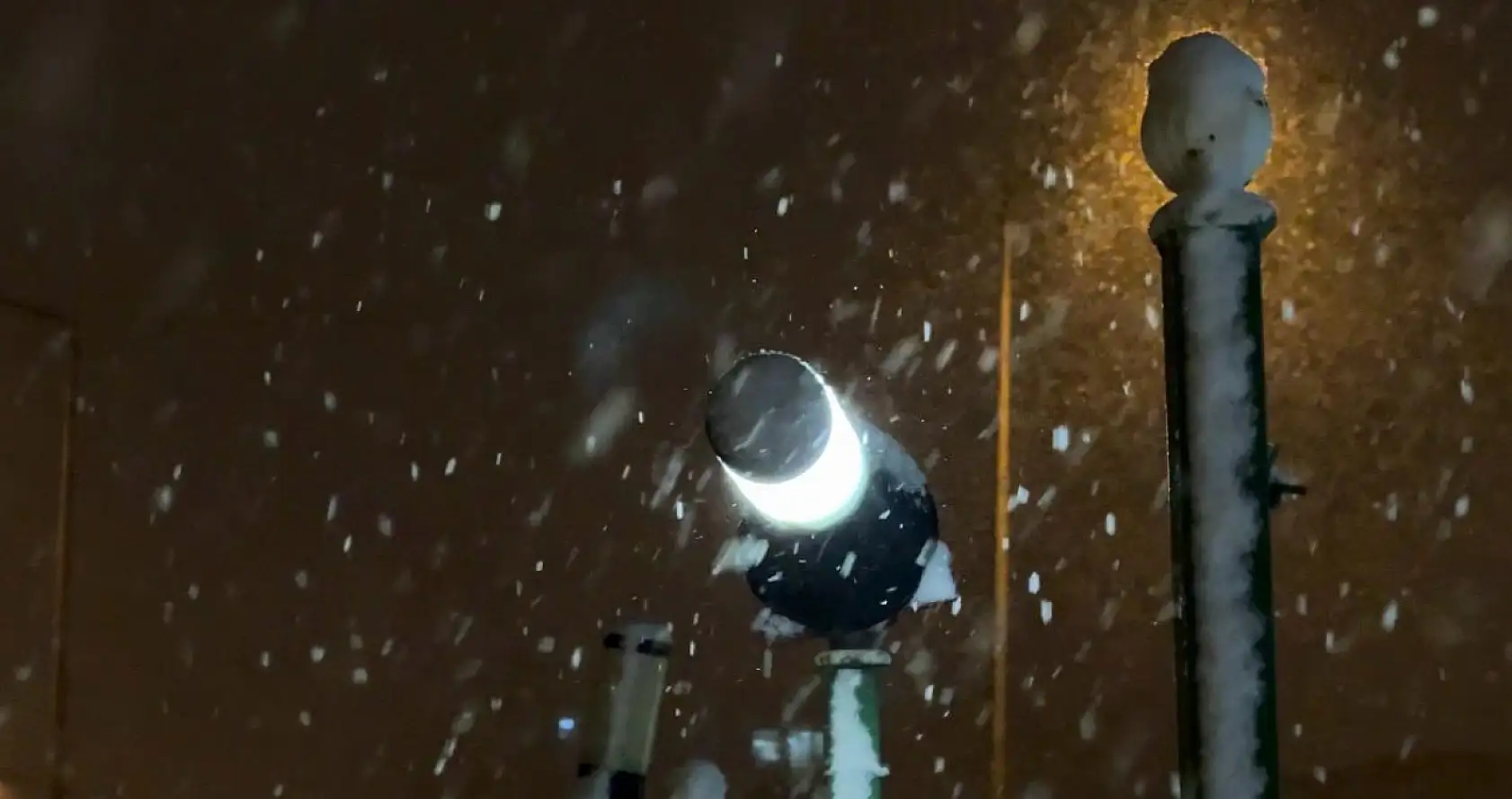 Kar yağışı Ağrı'yı etkisi altına aldı