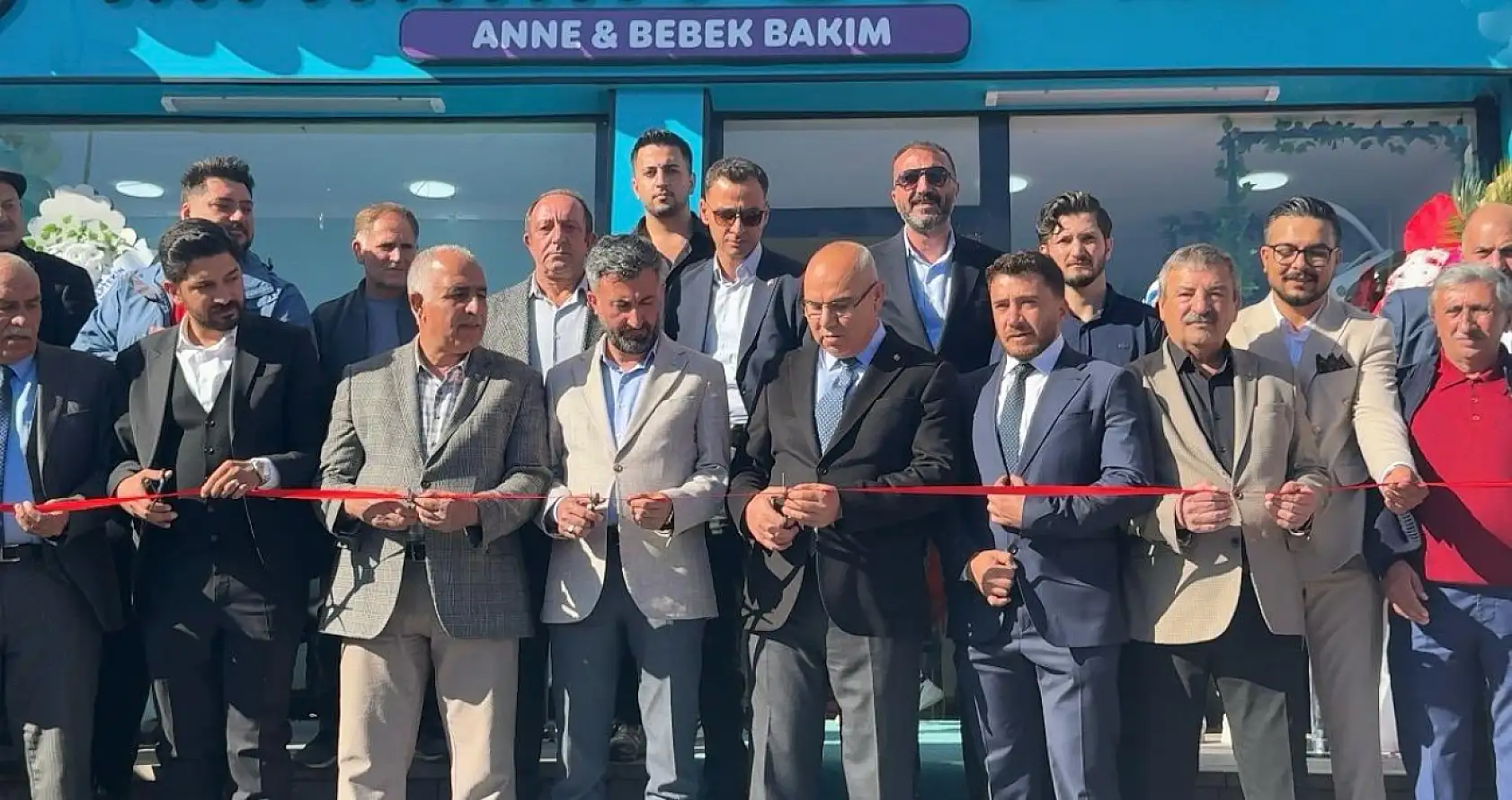 Vali Koç'un katılımıyla Ağrı'da ilk anne ve bebek mağazası açıldı