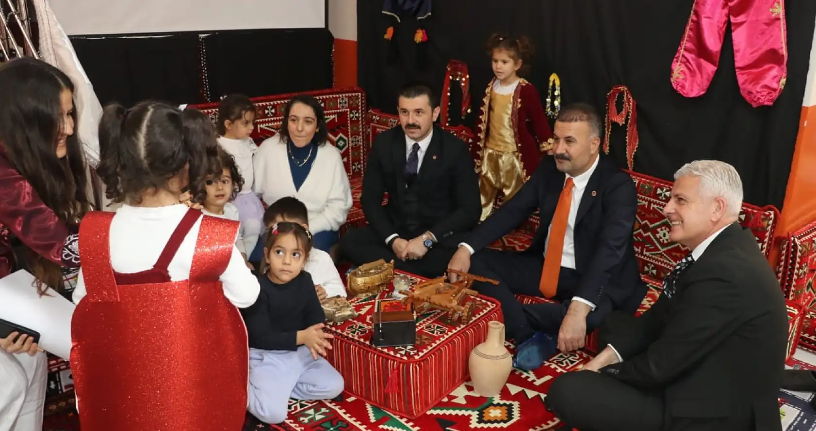 Tutum, Yatırım ve Türk Malları Haftası Tutak'ta teknoloji fuarına dönüştü