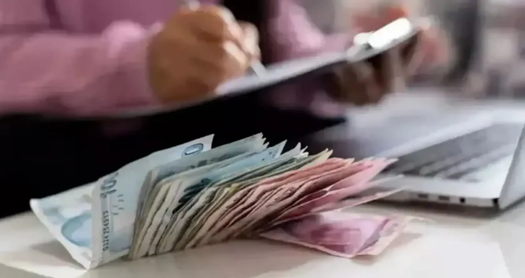 Emeklilere Banka Yarışı: Promosyon ve Ek Ödemelerde Rekor Seviyeler Görüldü