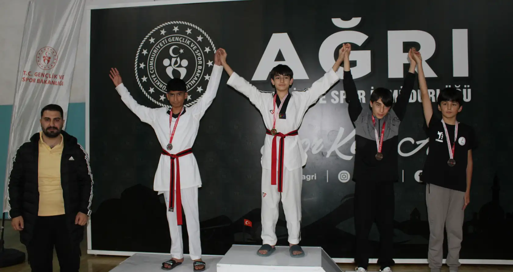 Diyarbakır'dan Ağrı'ya spor köprüsü kuruldu, kazanan dostluk oldu