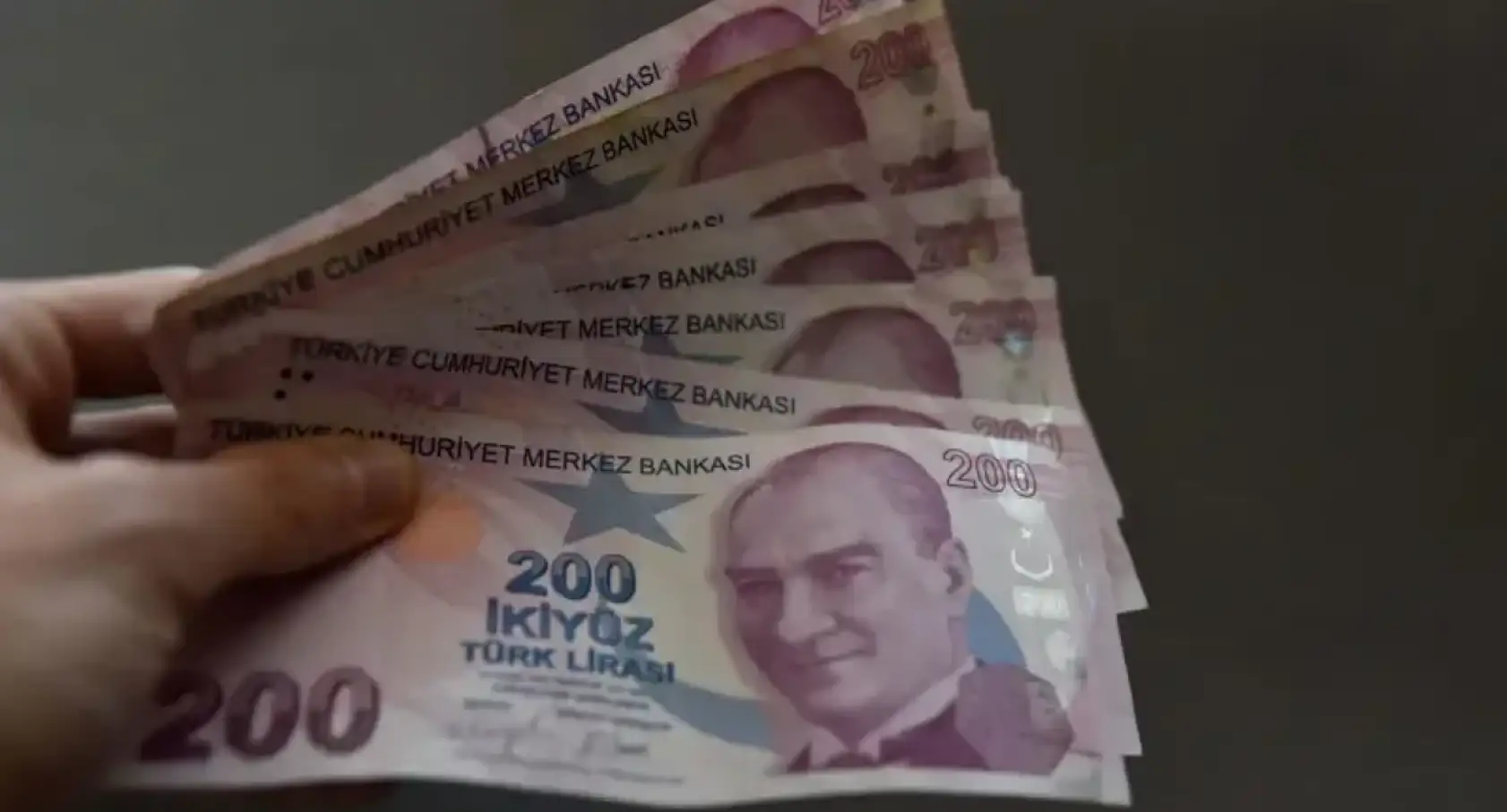 Asgari Ücrete Ara Zam Gündemi: Gözler Temmuz Ayına Çevrildi
