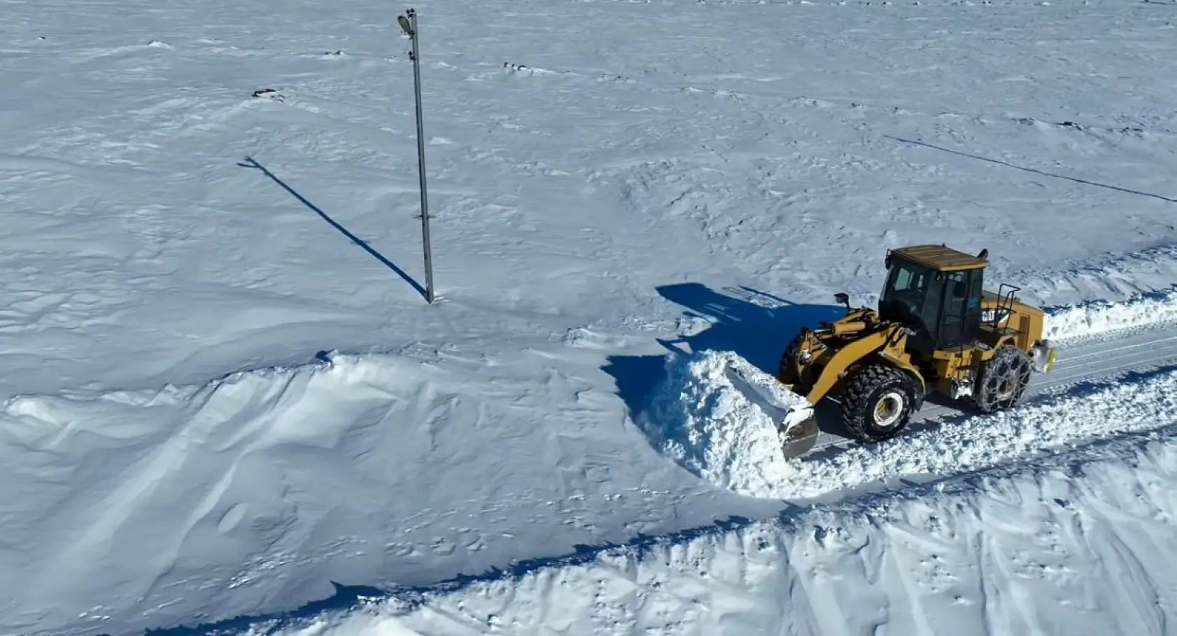 Kırsalda ulaşım için zamanla yarış devam ediyor
