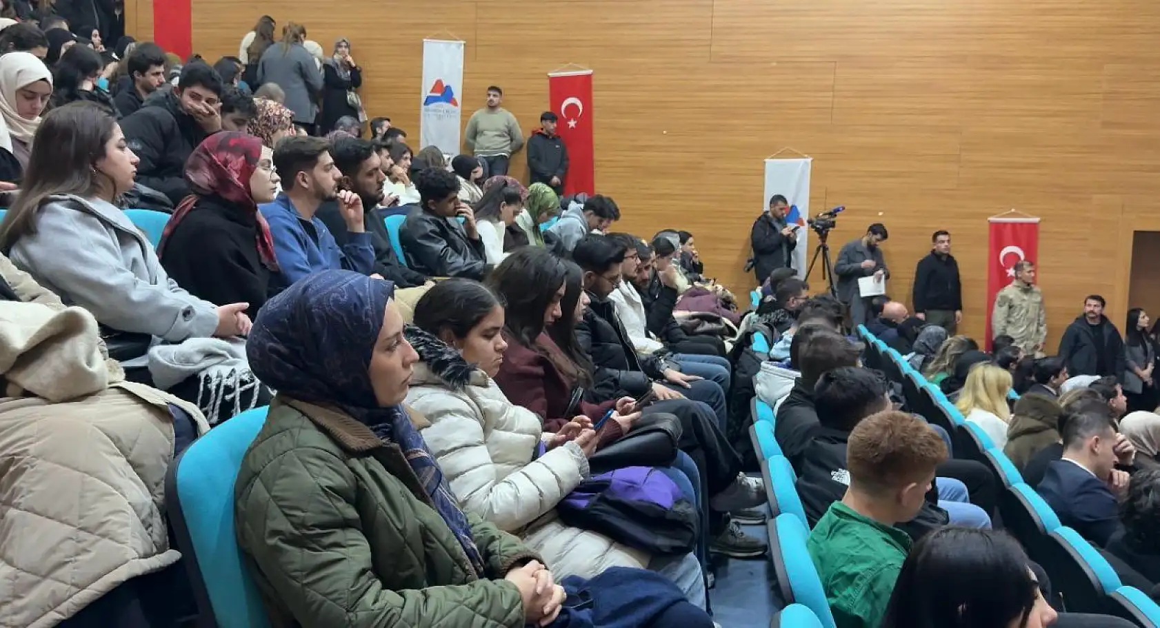 Ağrı'da gençlere kritik uyarı: 'Kolay Para' tuzağına dikkat
