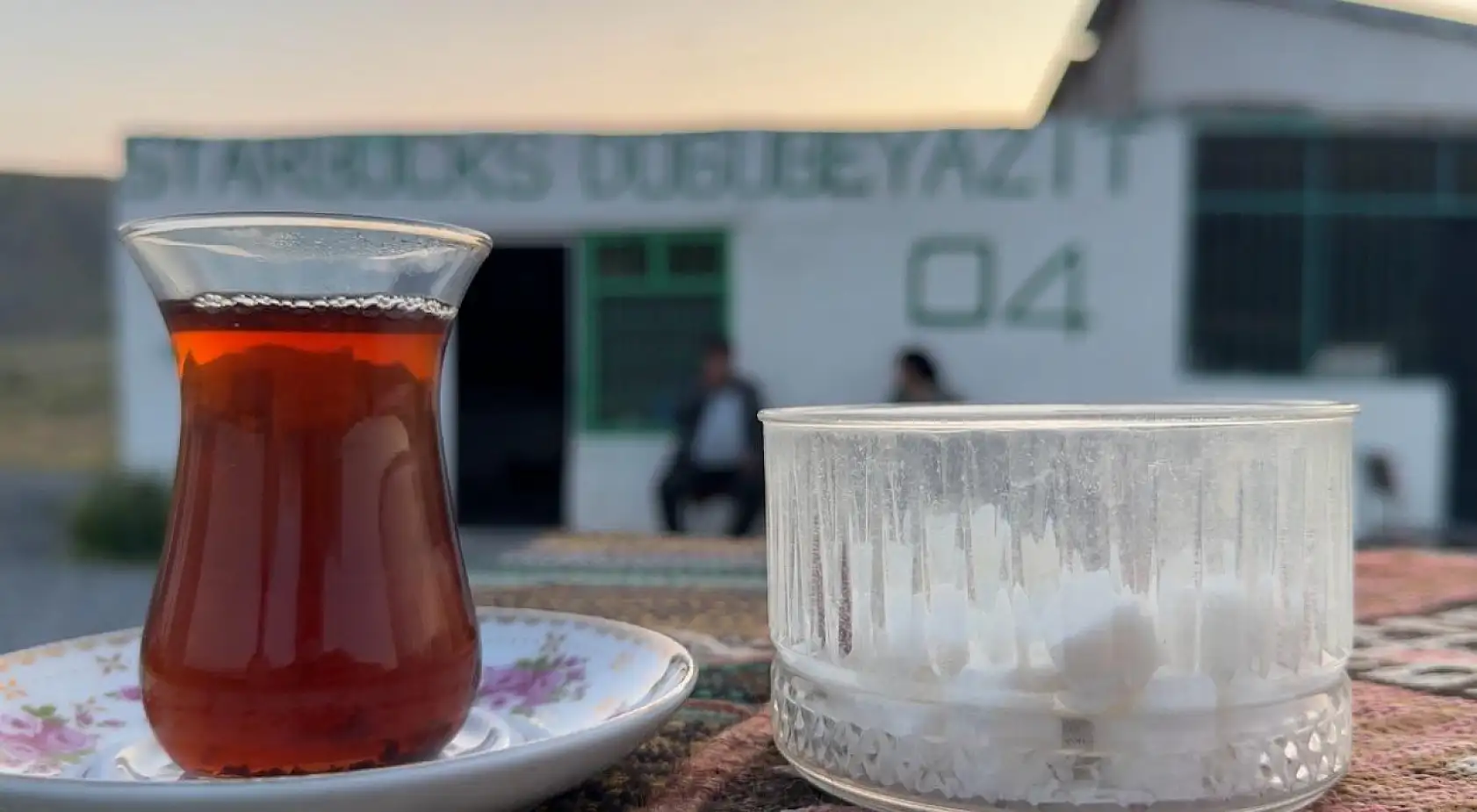 Ağrı Dağı'na karşı demlenen çay, Türkiye'nin dört bir yanından ziyaretçi çekiyor