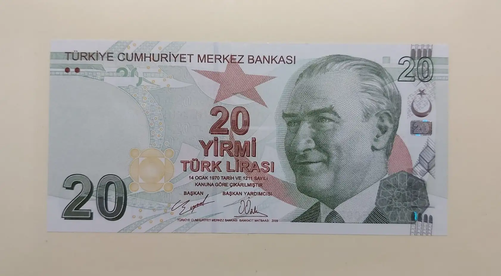 Asgari Ücrete Ara Zam Umudu Yeniden Gündemde! Uzman İsim Olası Oranı Açıkladı