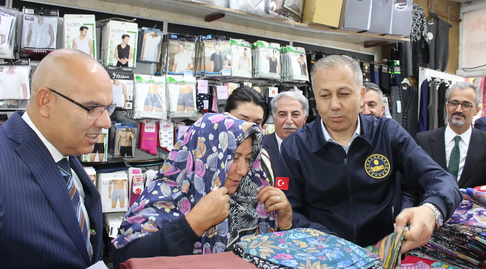 Bakan Yerlikaya'dan Cumhuriyet Caddesi çıkarması