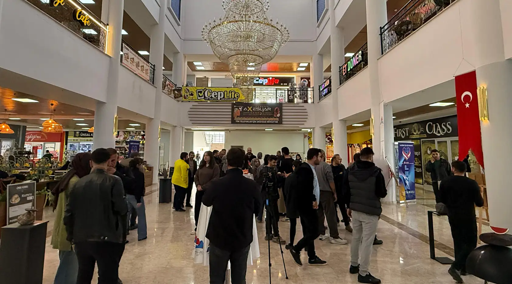 Ağrı'da sessiz bir yeniden doğuş: 'Nuh'un Sessizliği' sergisi ziyaretçilerini etkiledi