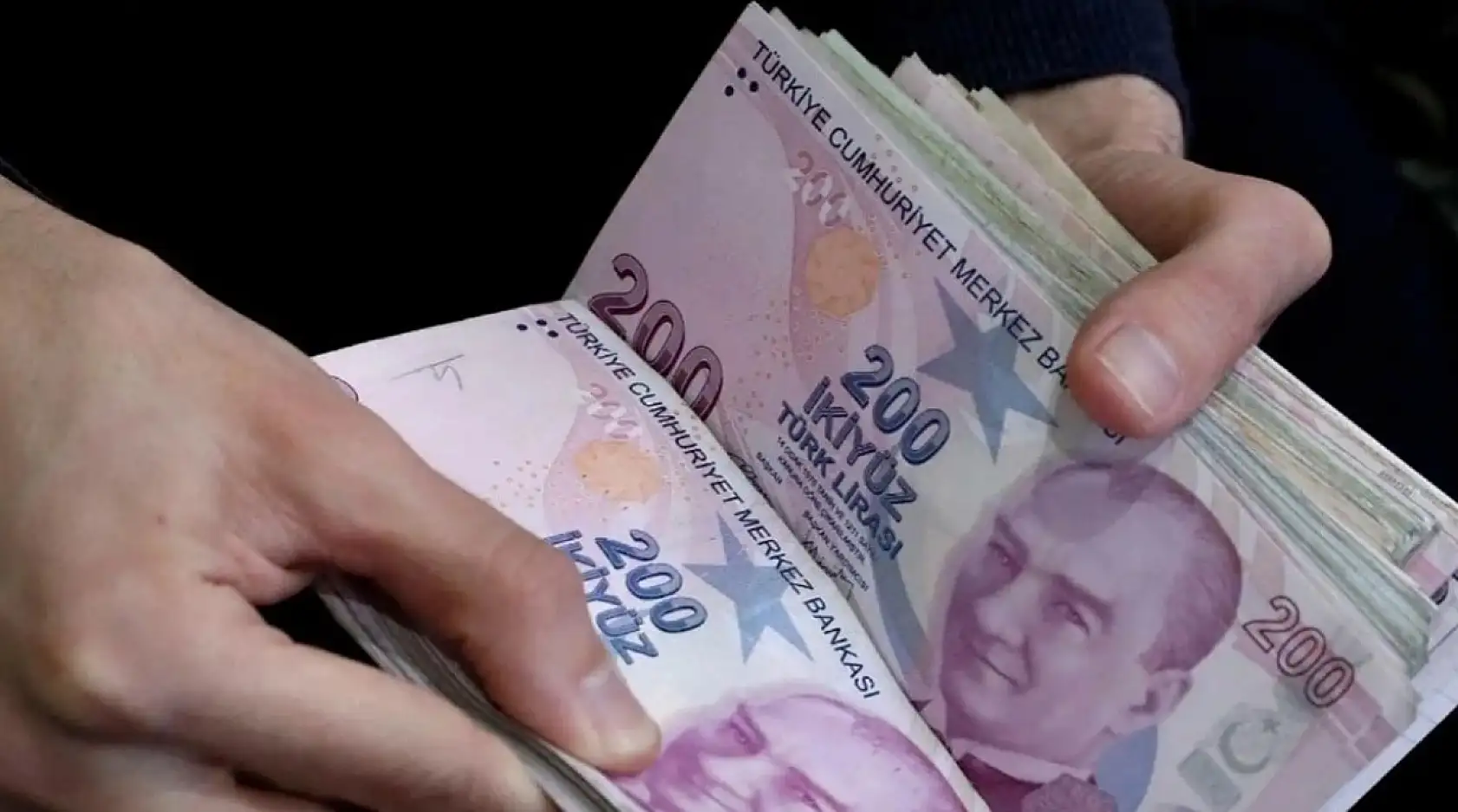 Emeklilere Çifte Zam Umudu: SGK Uzmanından Refah Payı ve Ek Zam Açıklaması