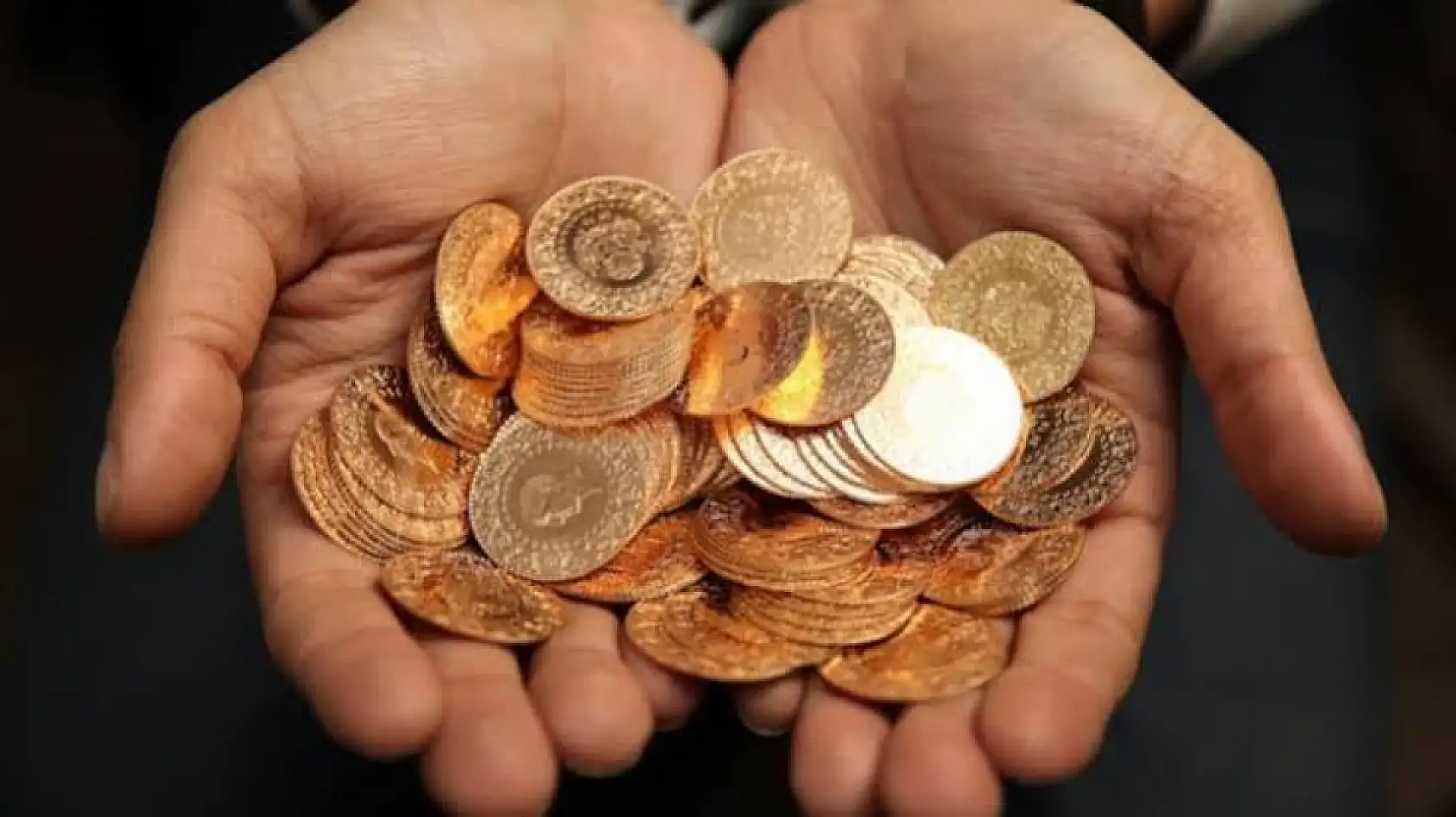 Altın haftayı düşüşle kapattı: Gram 6 bin 542 lira seviyesinde