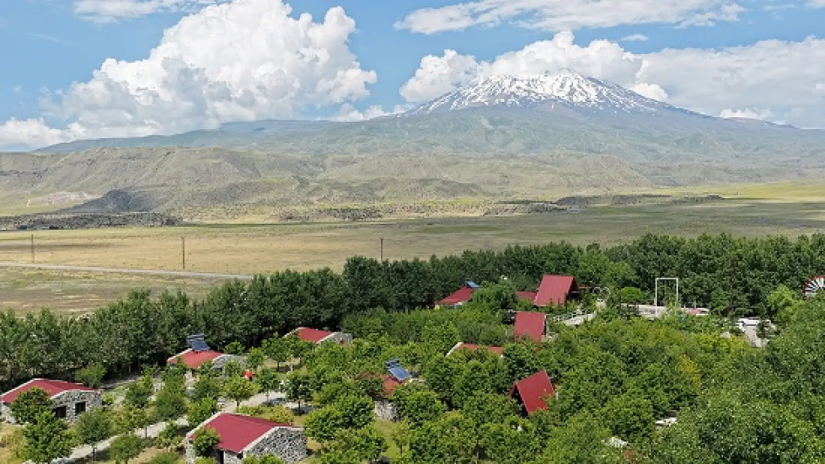 Rektör Gülçin gençlerle bu kez Ağrı Dağı eteğinde buluştu