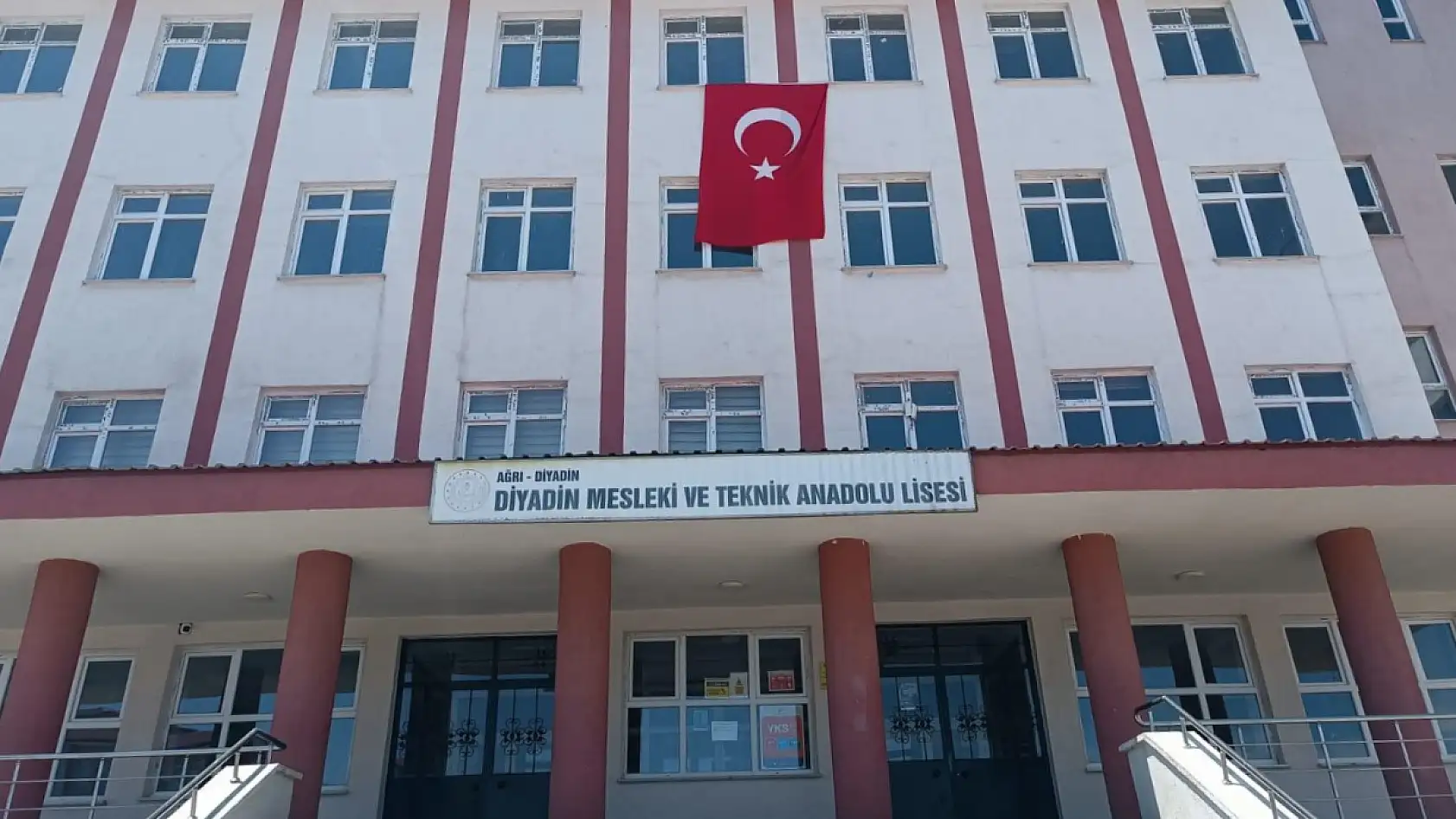 Bayrak çağrısına Diyadin'den anlamlı yanıt