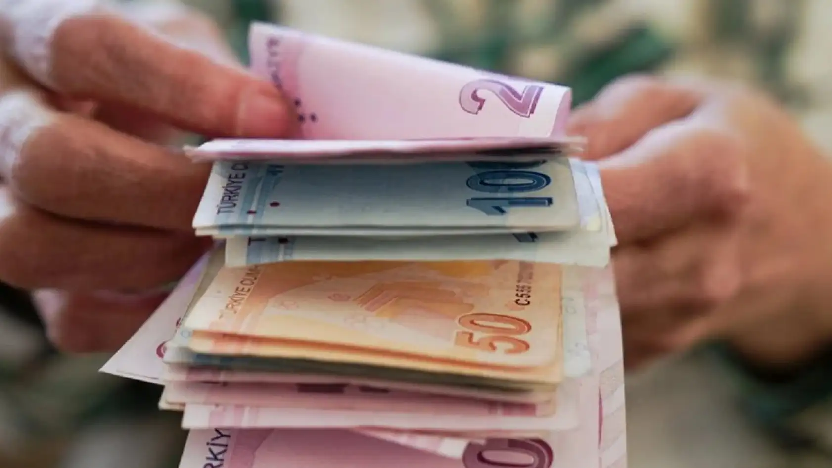 Emeklilere Banka Yarışı: Promosyon ve Ek Ödemelerde Rekor Seviyeler Görüldü