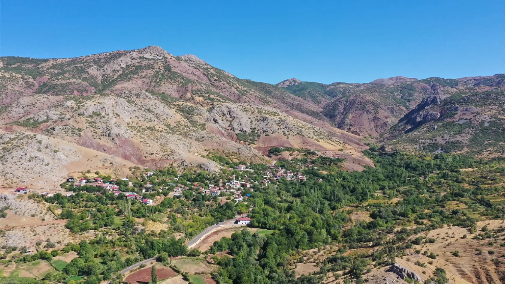 Ağrı ve çevresinde milyonlarca yıllık taşlar gün yüzüne çıkıyor