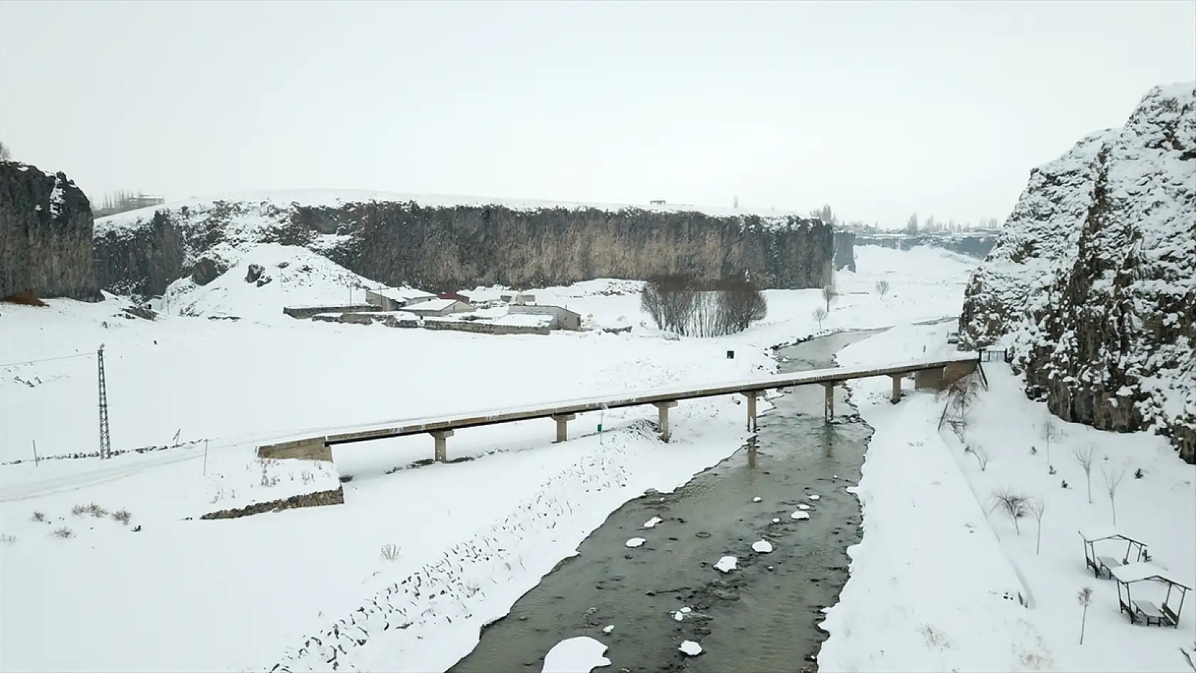 Murat Kanyonu kışın da doğaseverlerin gözdesi