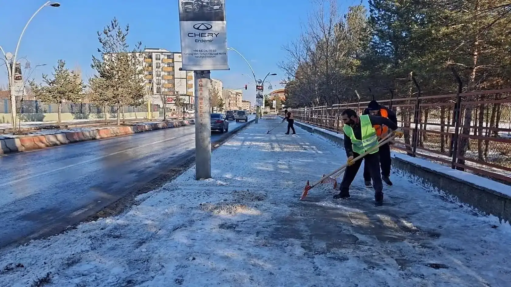 Ağrı'da Aralık ayı tersine döndü: Geçen yıl kar vardı, bu yıl güneş ısıttı