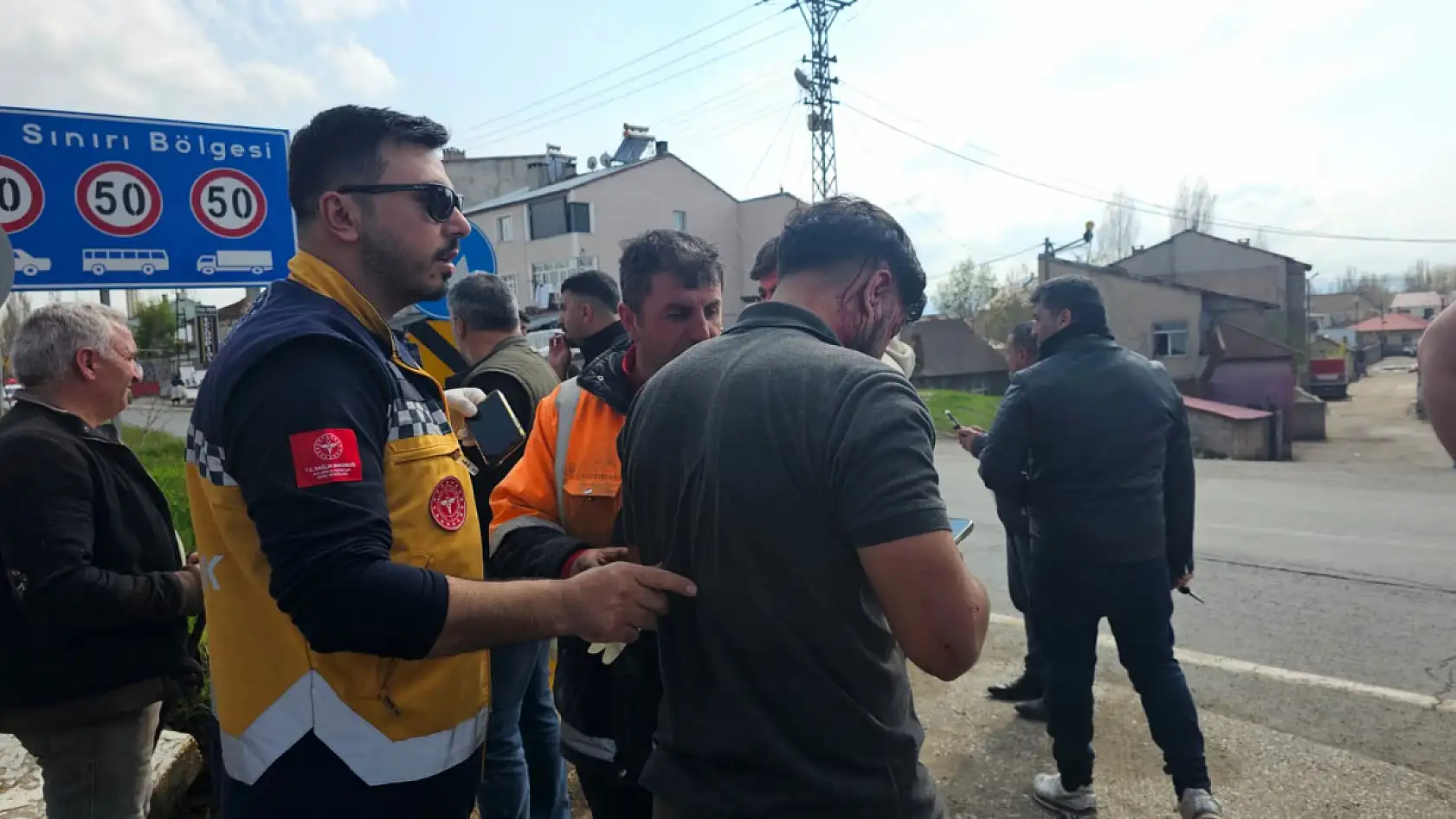 Ağrı-Van karayolunda kaza: trafik kilometrelerce uzadı