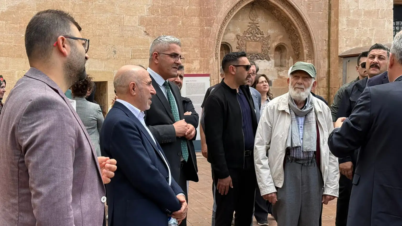 Doğubayazıt, iki önemli düşünce insanını ağırladı